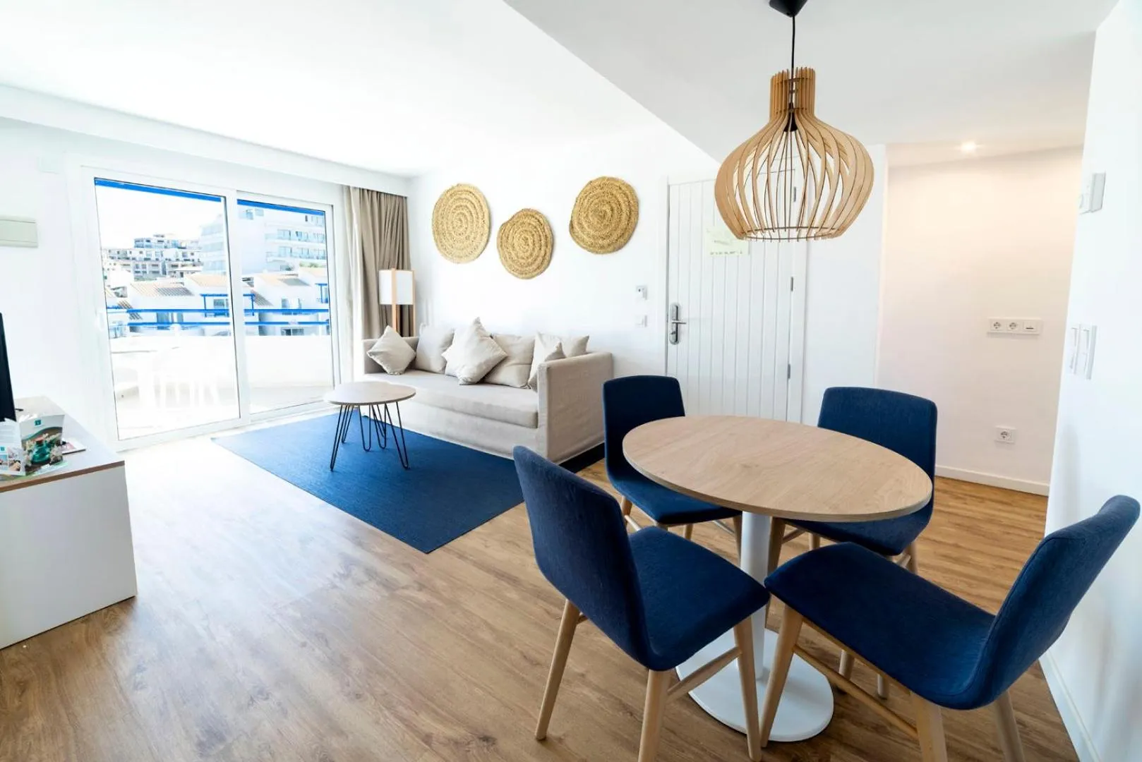 Living room in Parque Nereida Suites Hotel