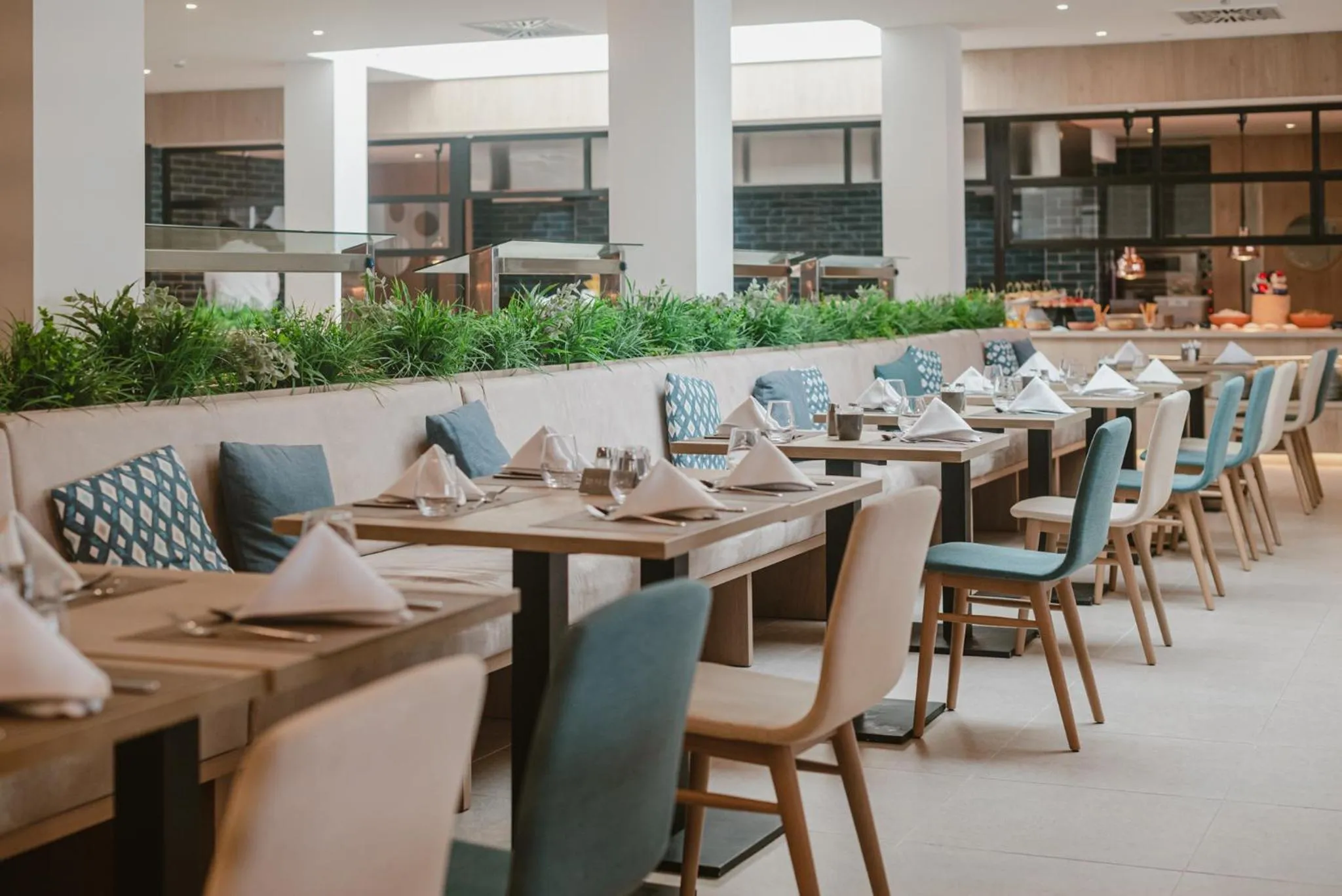 Restaurant/places to eat in Parque Nereida Suites Hotel