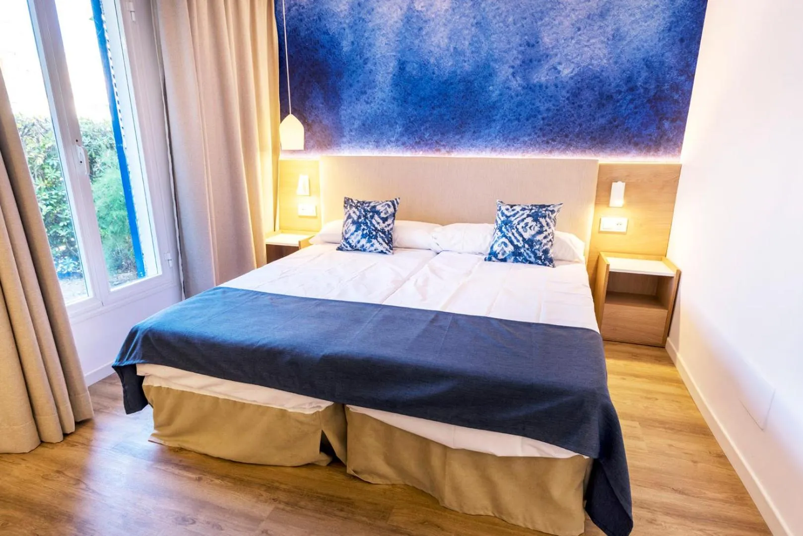 Bedroom, Bed in Parque Nereida Suites Hotel