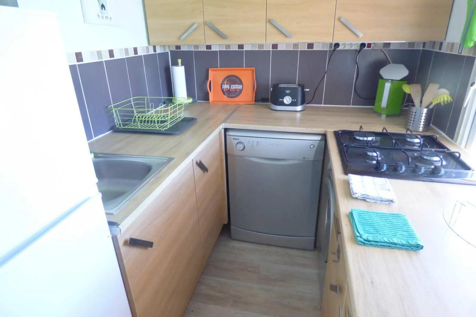 Kitchen or kitchenette in MAS MAURANE-Le Platane avec SPA privé aux portes d'ARLES