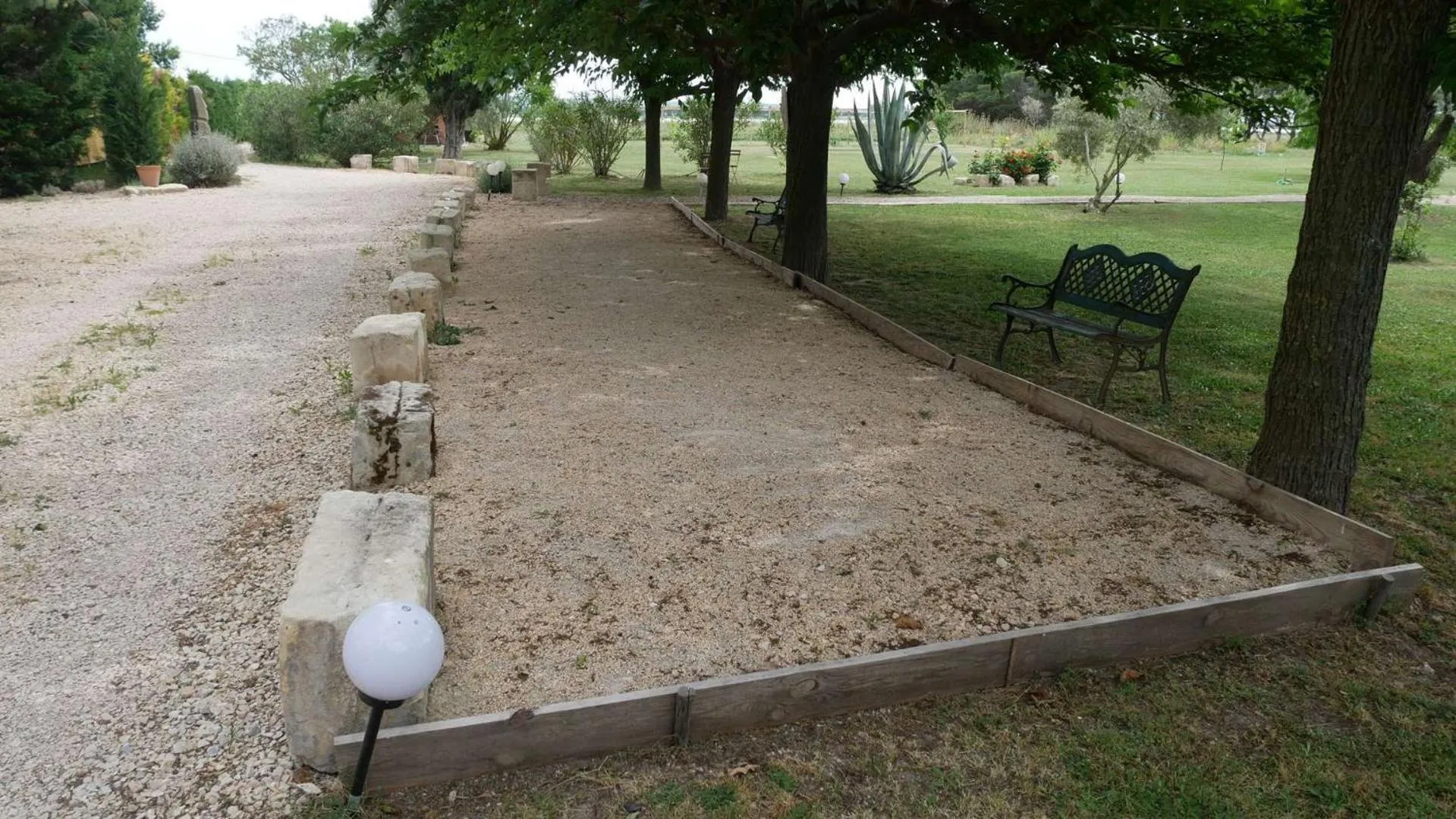Sports in MAS MAURANE-Le Platane avec SPA privé aux portes d'ARLES
