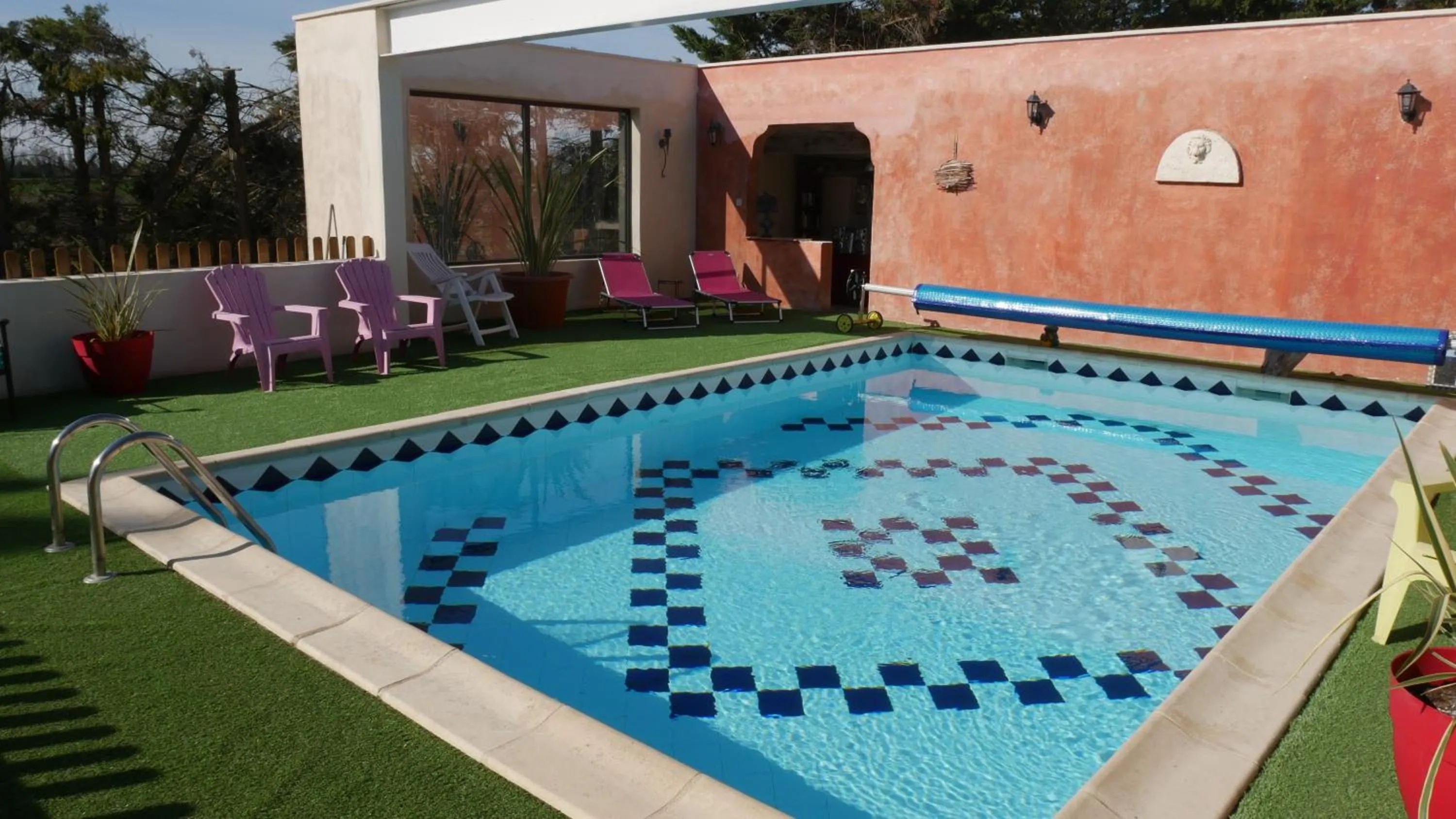 Swimming pool in MAS MAURANE-Le Platane avec SPA privé aux portes d'ARLES