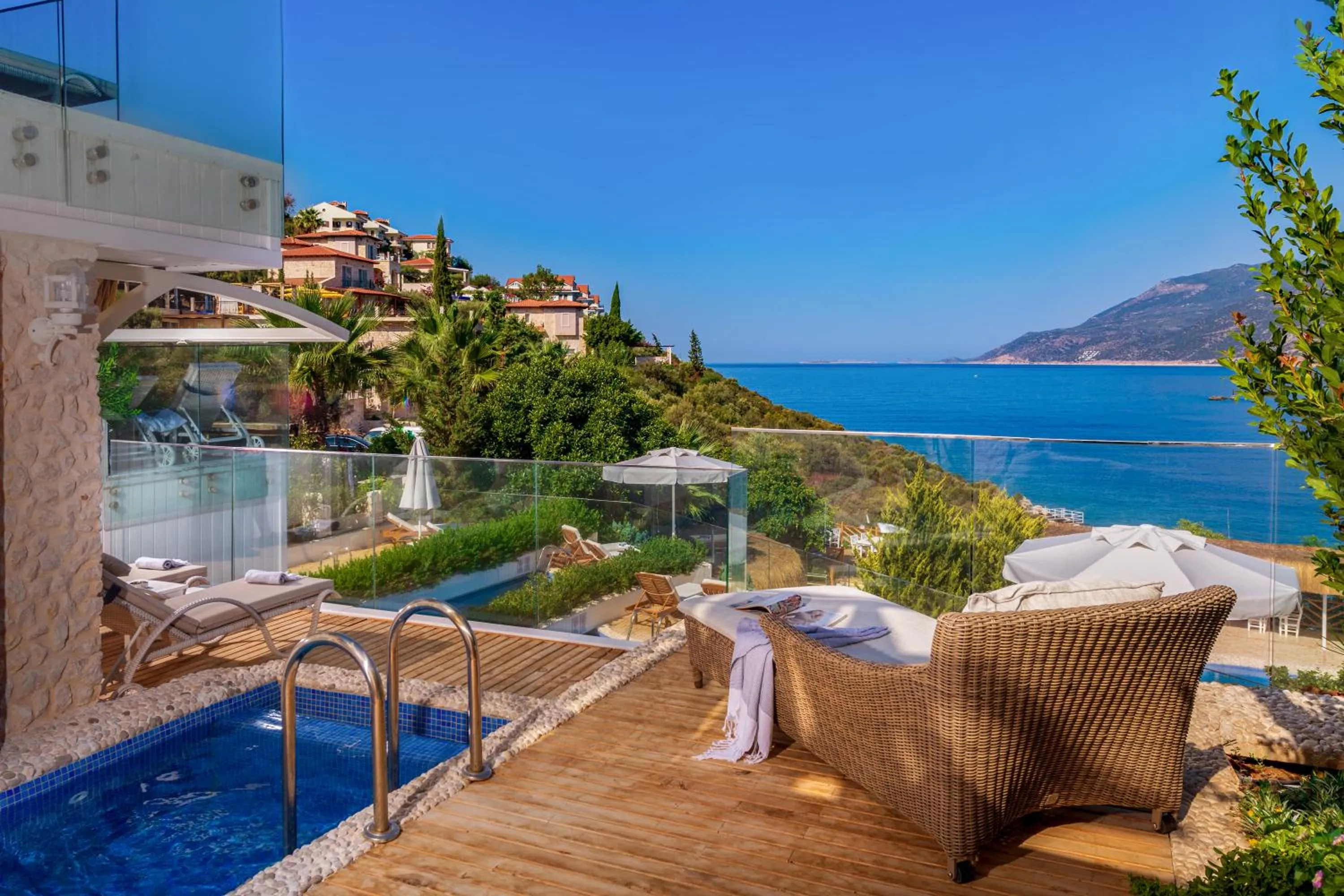 Balcony/Terrace in Peninsula Gardens Hotel