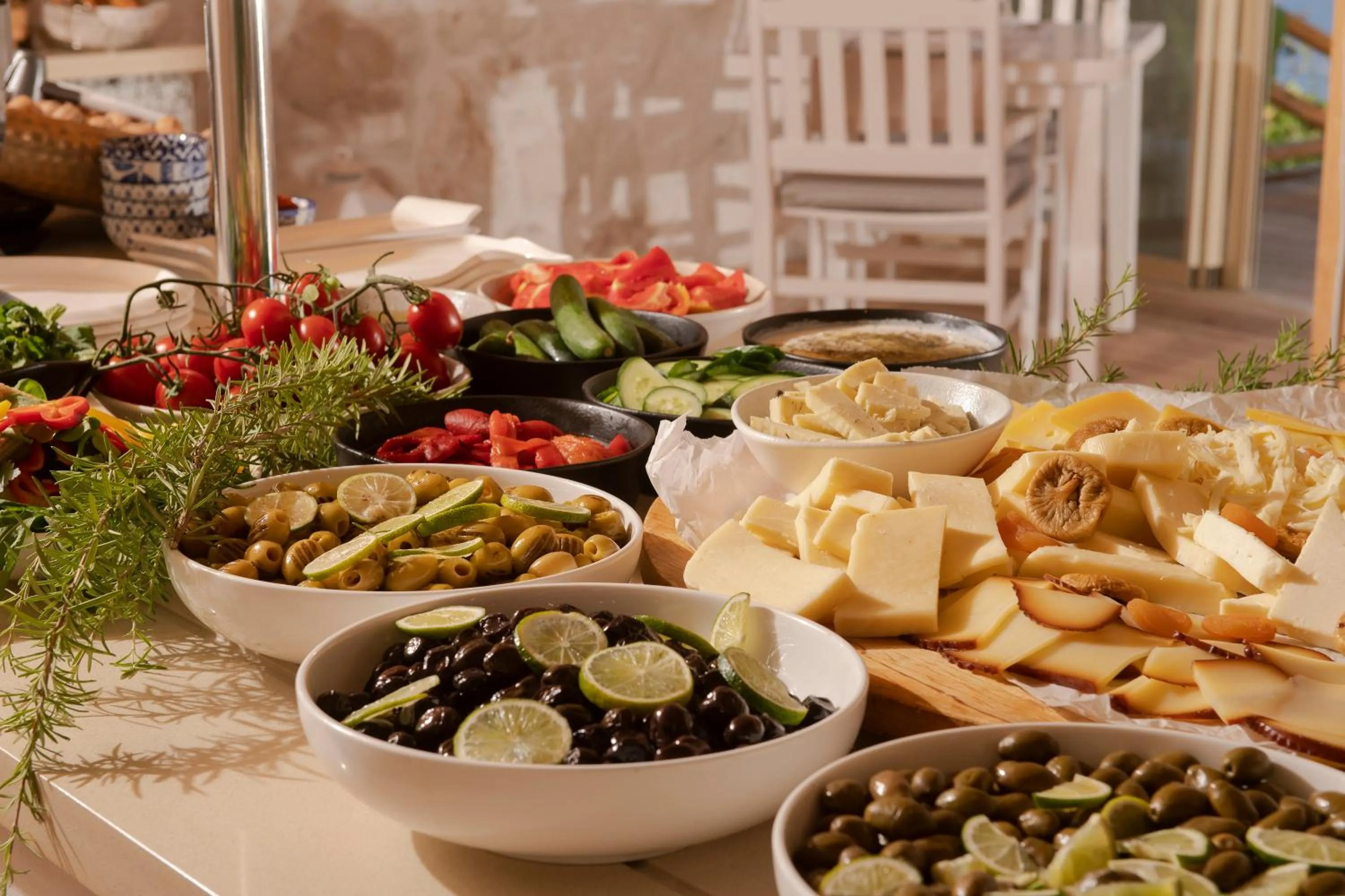 Buffet breakfast in Peninsula Gardens Hotel