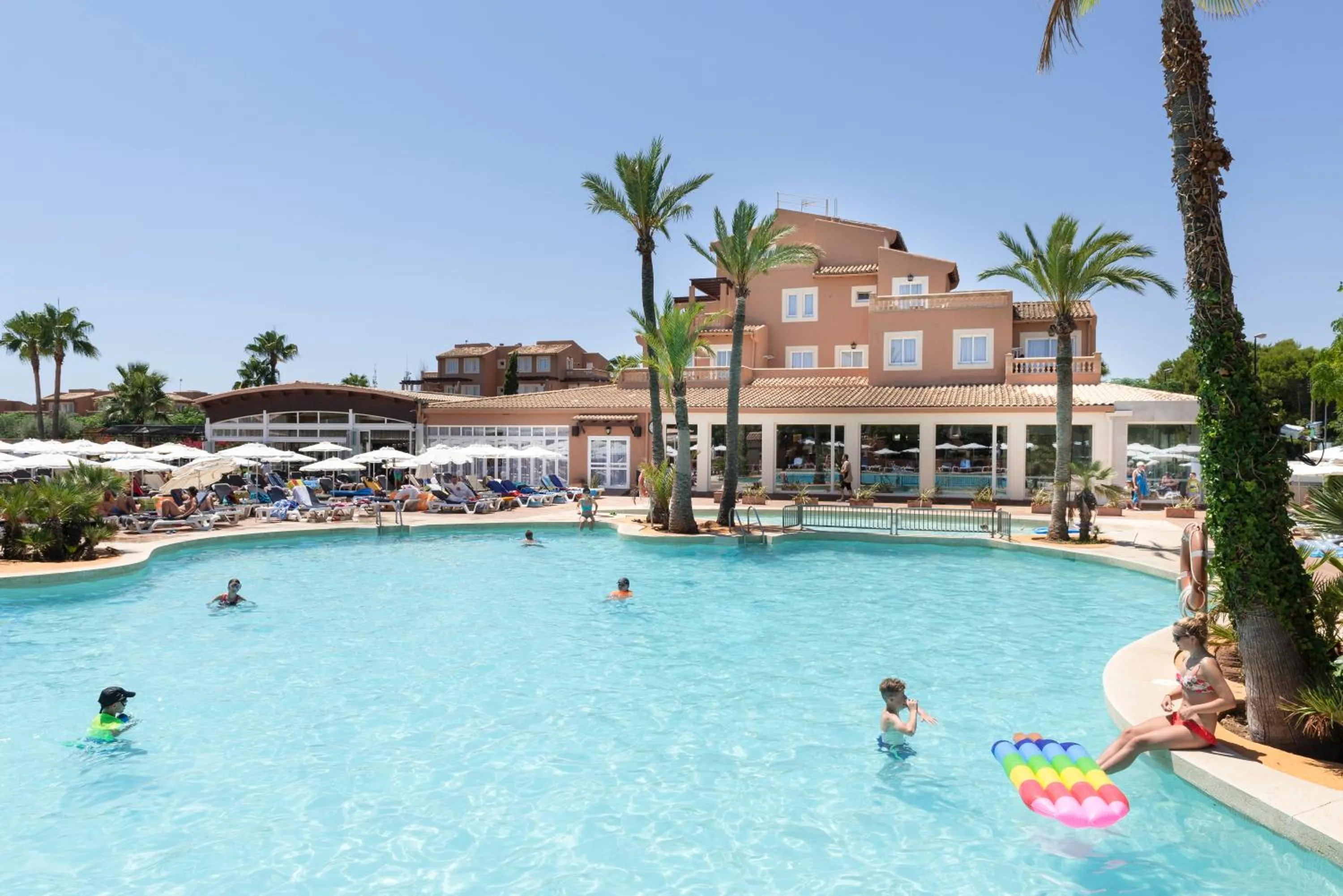 Swimming pool in Aparthotel Ciudad Laurel