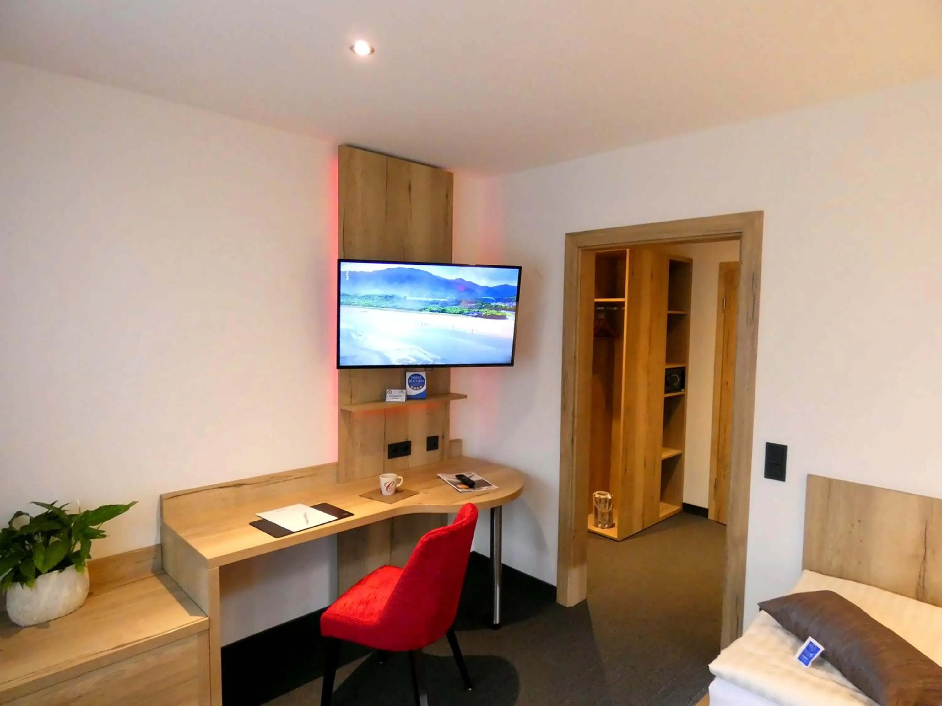 TV and multimedia in Akzent Hotel Cordes & Restaurant am Rosengarten