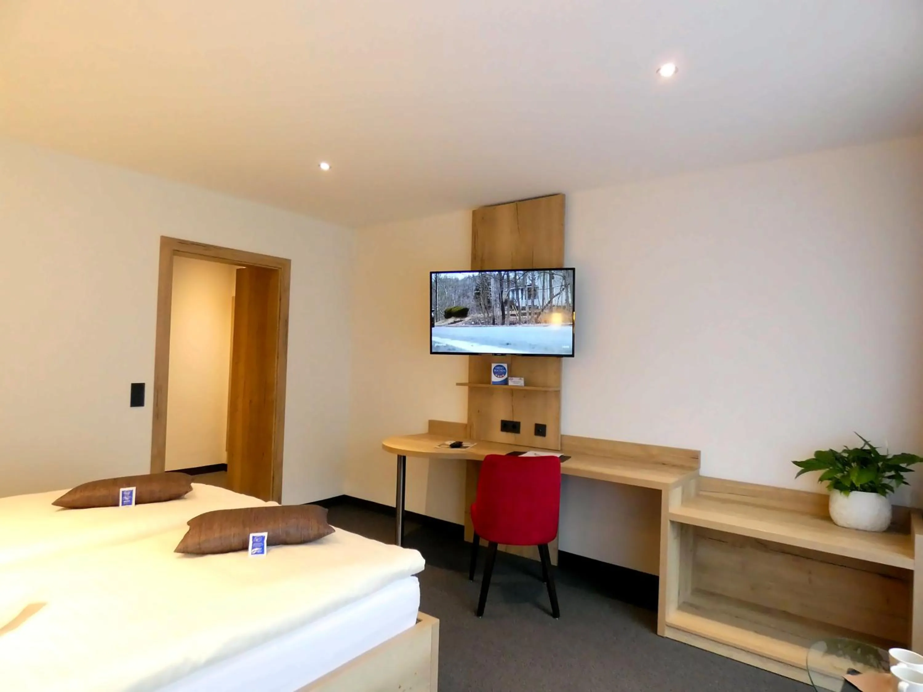 TV and multimedia, Bed in Akzent Hotel Cordes & Restaurant am Rosengarten