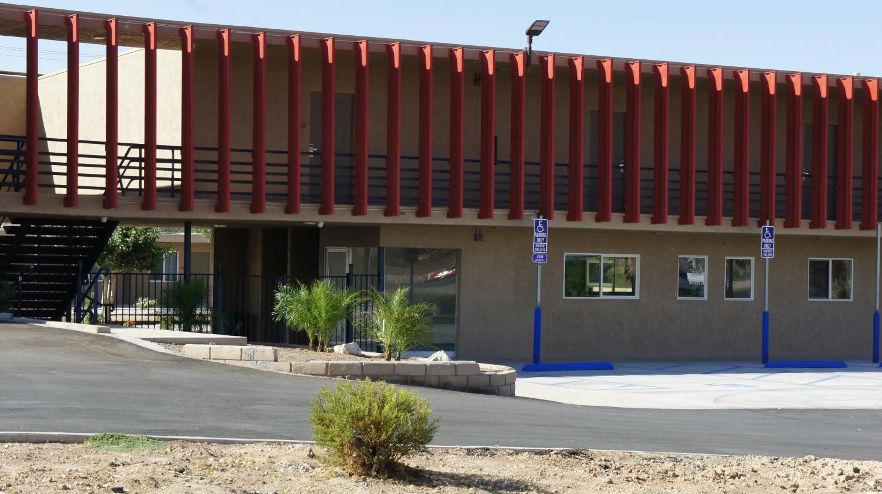 Facade/entrance in Apple Valley Hotel & Lodge
