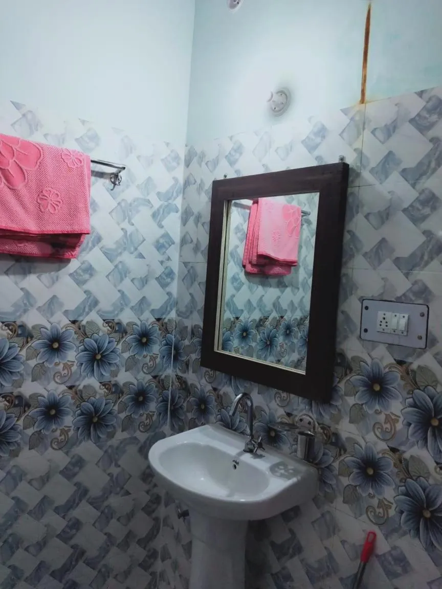 Bathroom in Pahadi Ghar Homestay