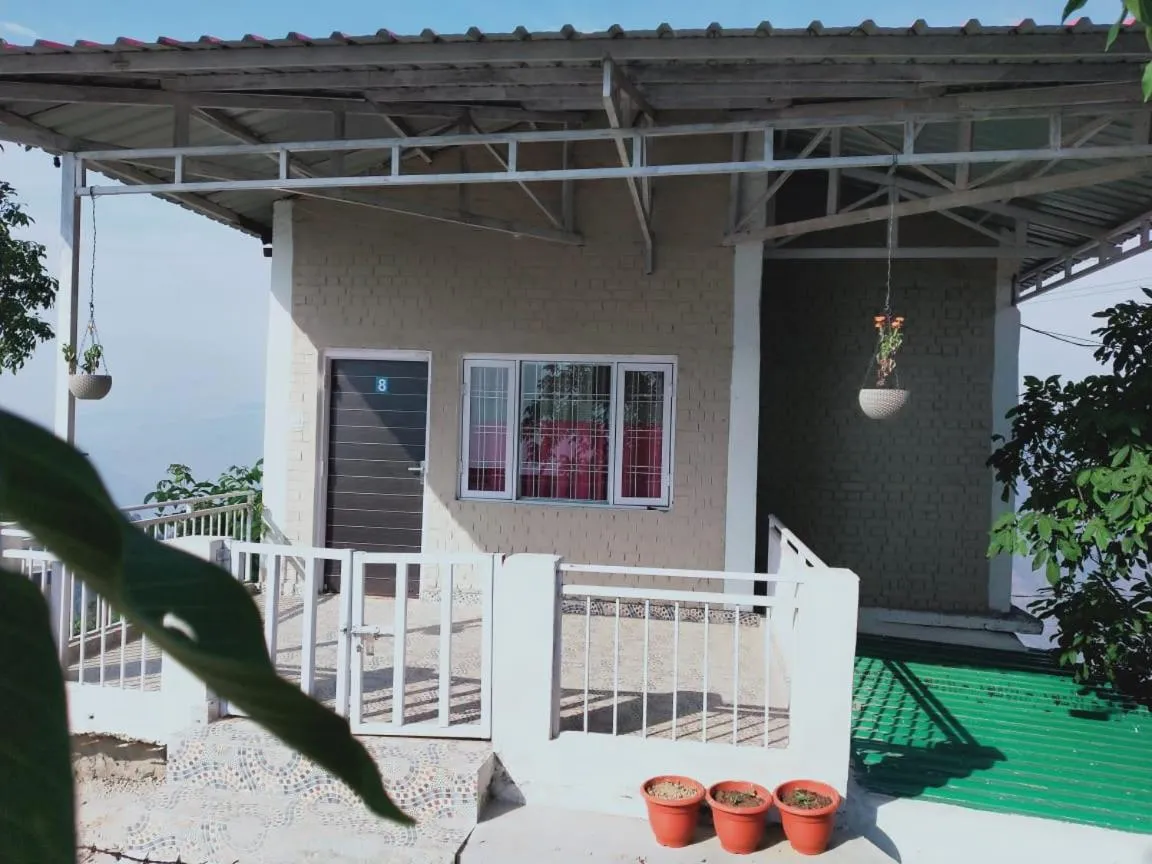 Facade/entrance in Pahadi Ghar Homestay
