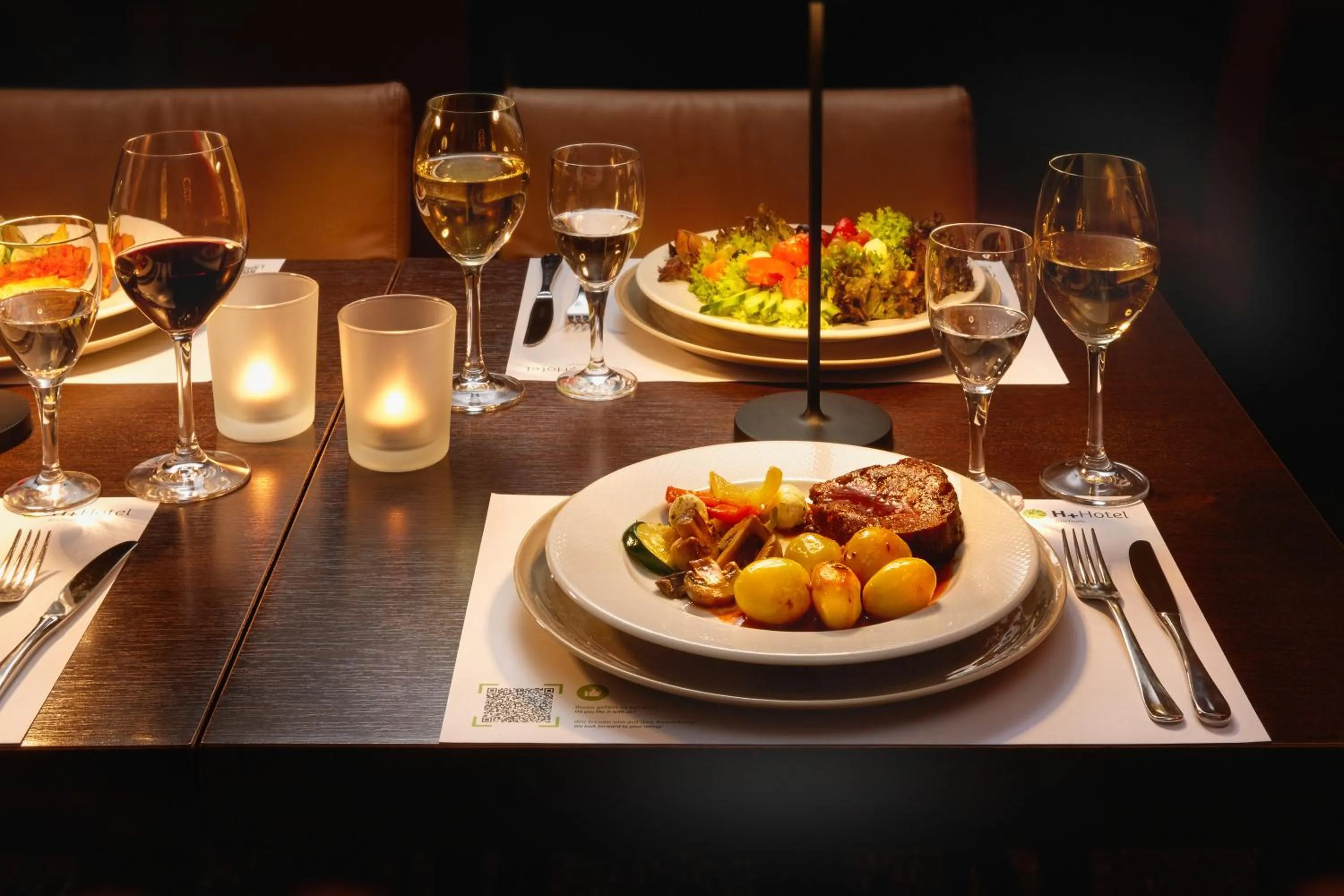 Restaurant/places to eat in H+ Hotel Bochum