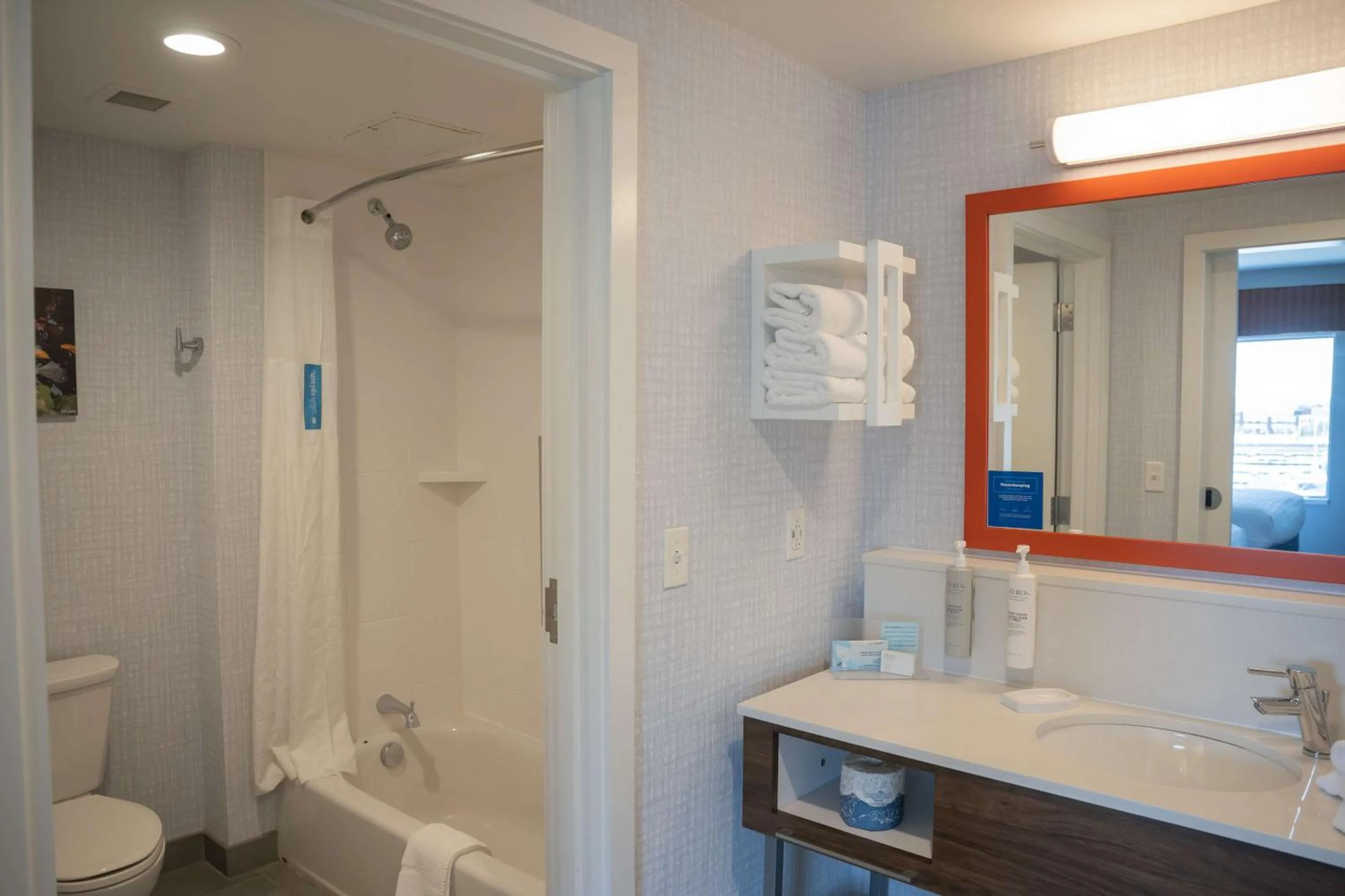 Bathroom in Hampton Inn & Suites Erie Bayfront