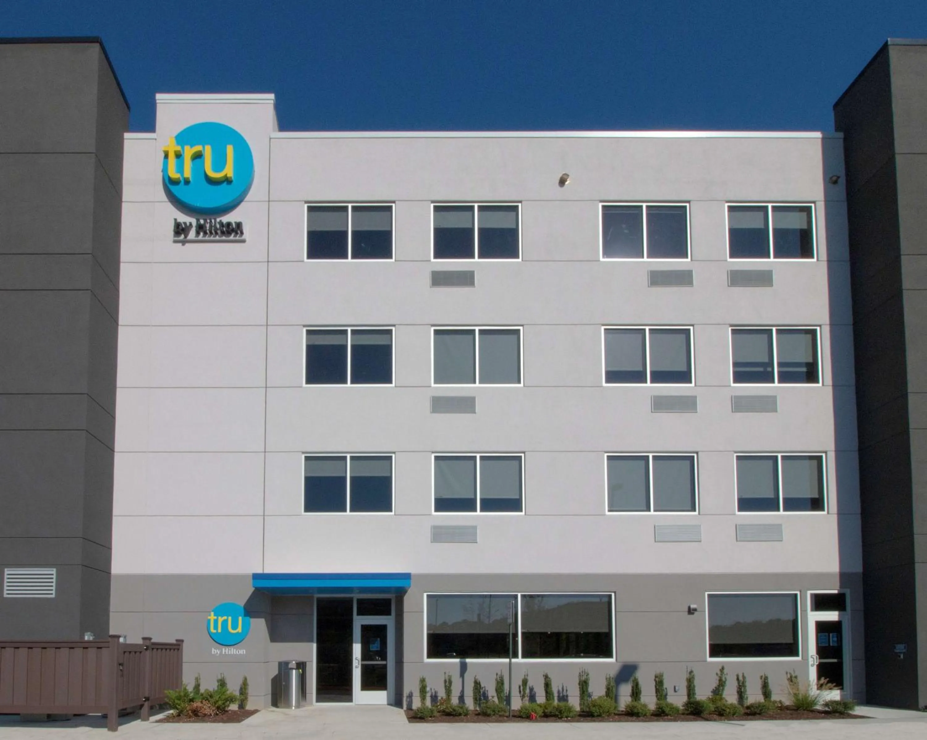 Property building in Tru By Hilton Norfolk Airport, Va