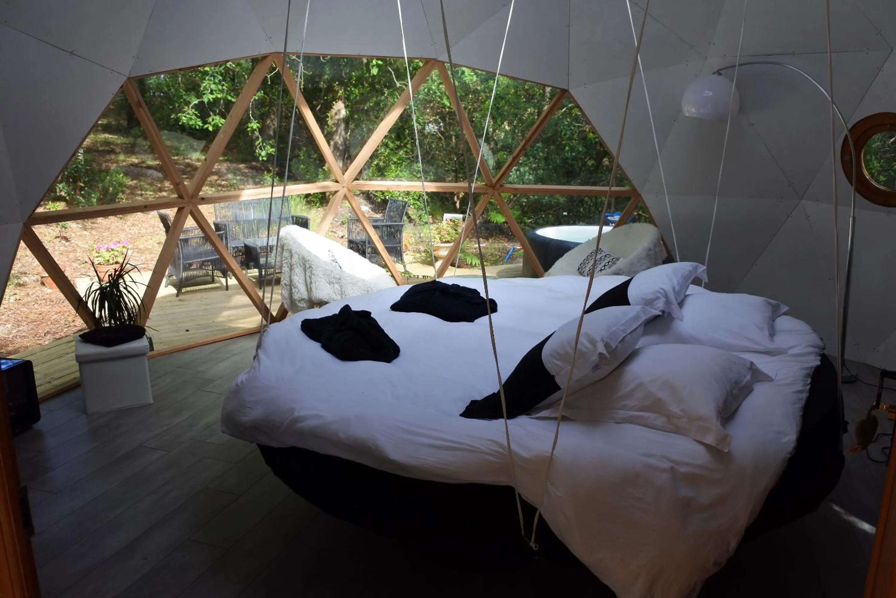 Bedroom, Bed in Lo Rey du Lac