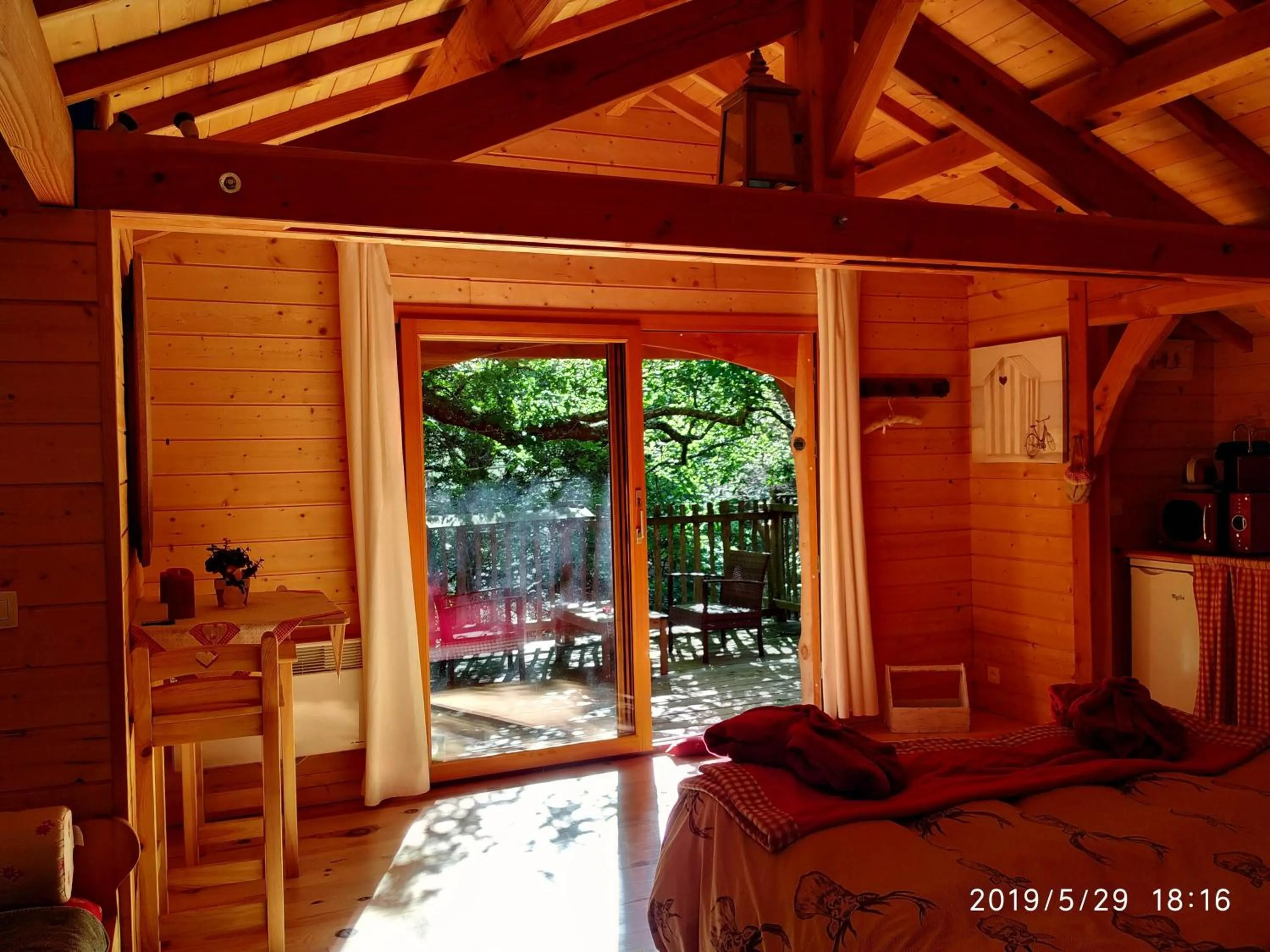 Bedroom in Lo Rey du Lac