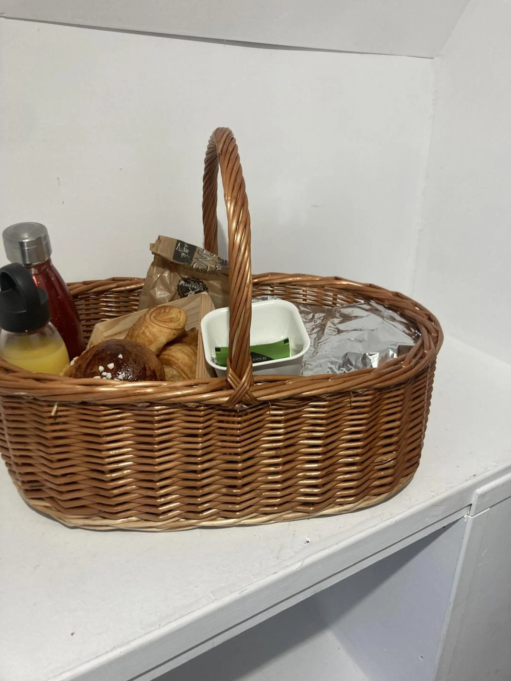 Breakfast in Lo Rey du Lac