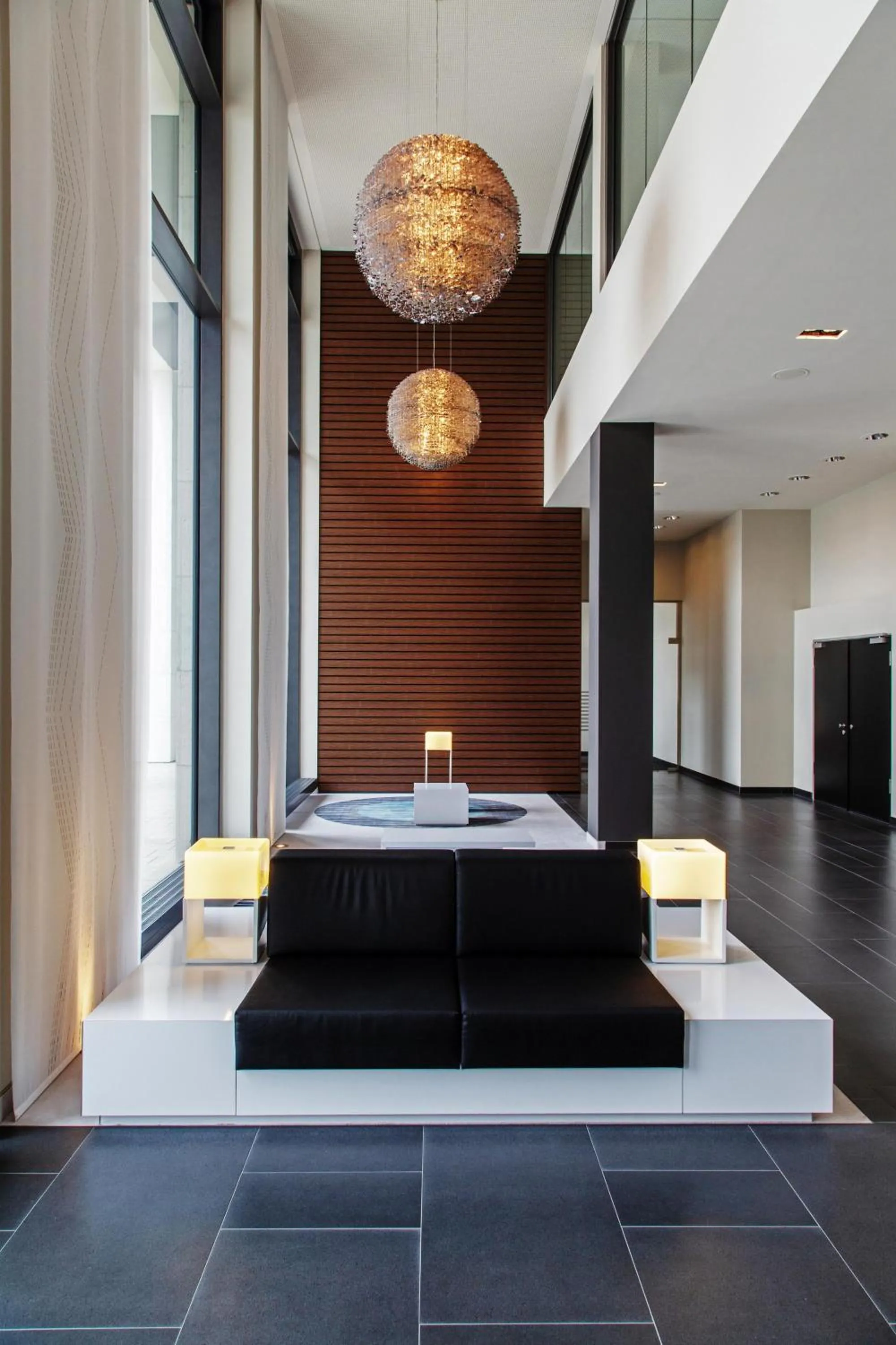 Lobby or reception, Bed in Steigenberger Airport Hotel Berlin