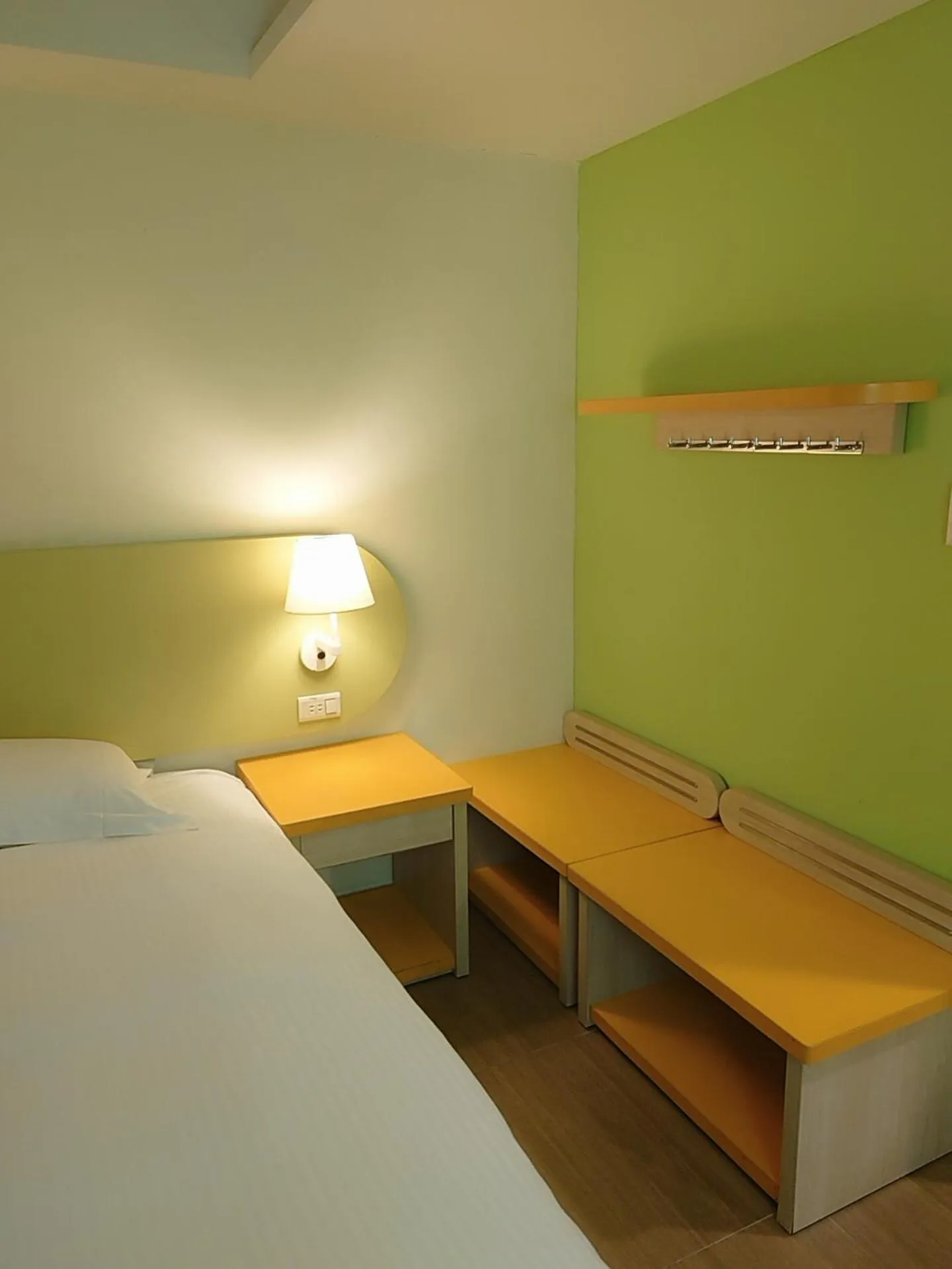 Photo of the whole room, Bed in Fullon Poshtel Kenting