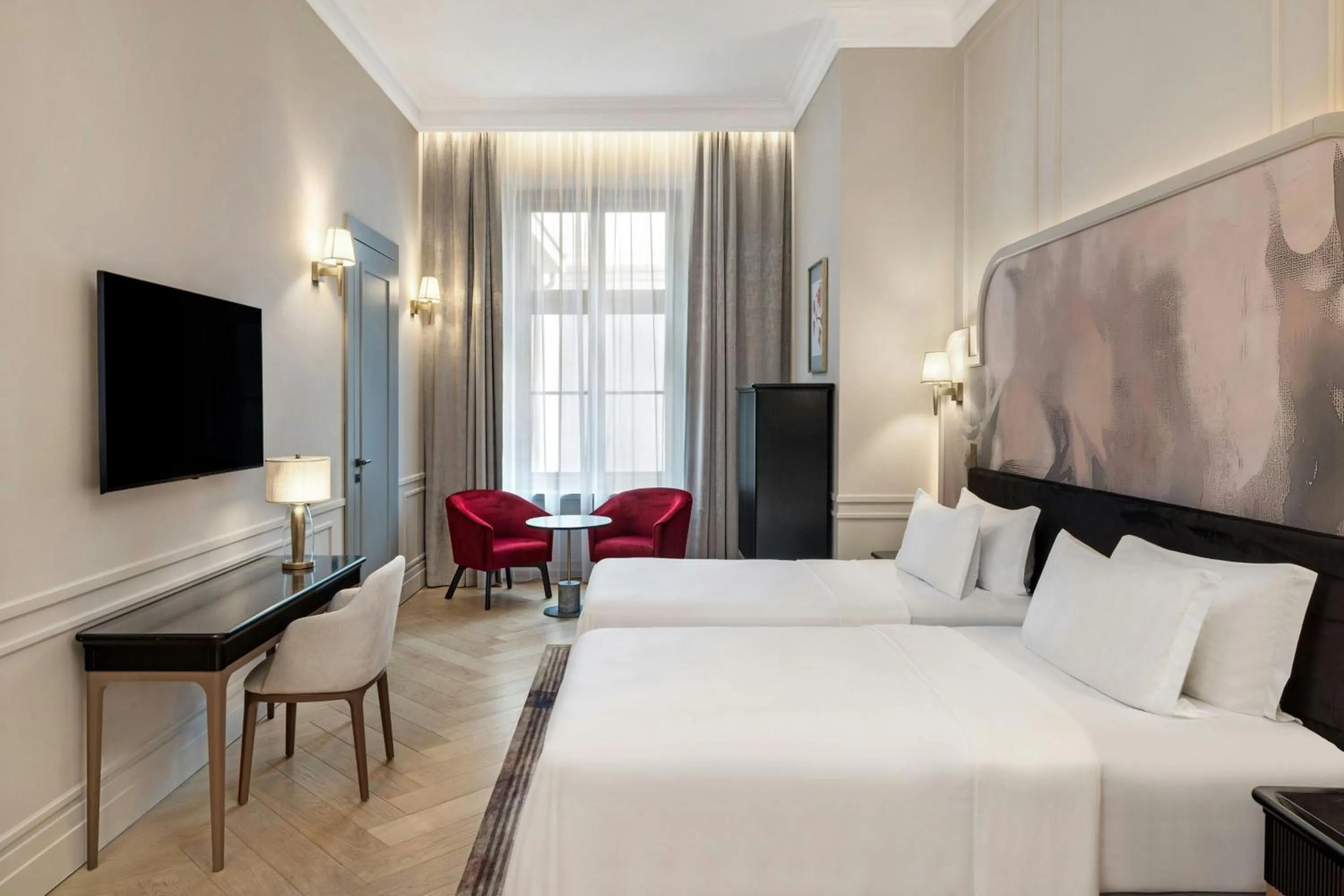 Photo of the whole room, Bed in H15 Palace, a Luxury Collection Hotel, Krakow