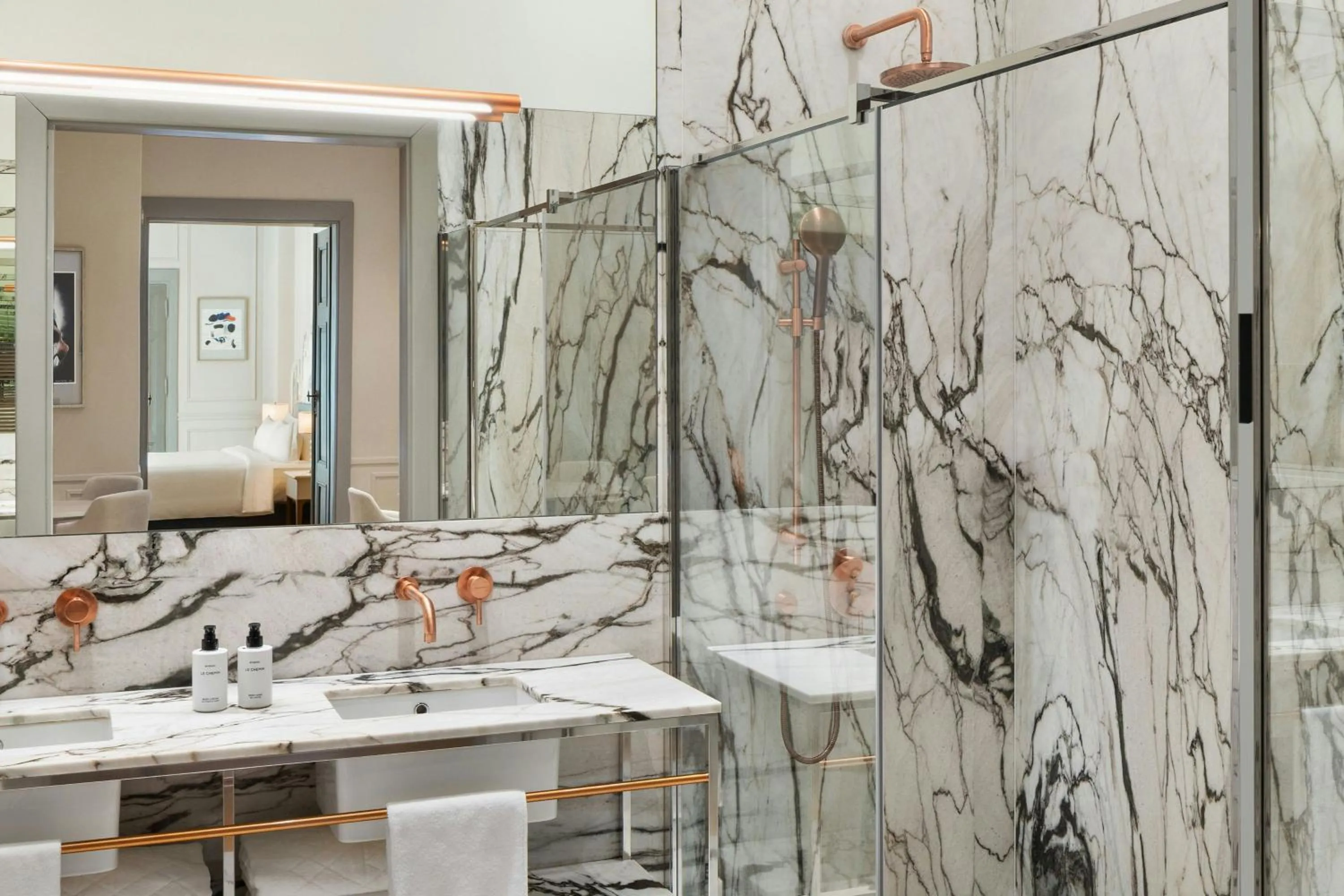 Bathroom in H15 Palace, a Luxury Collection Hotel, Krakow