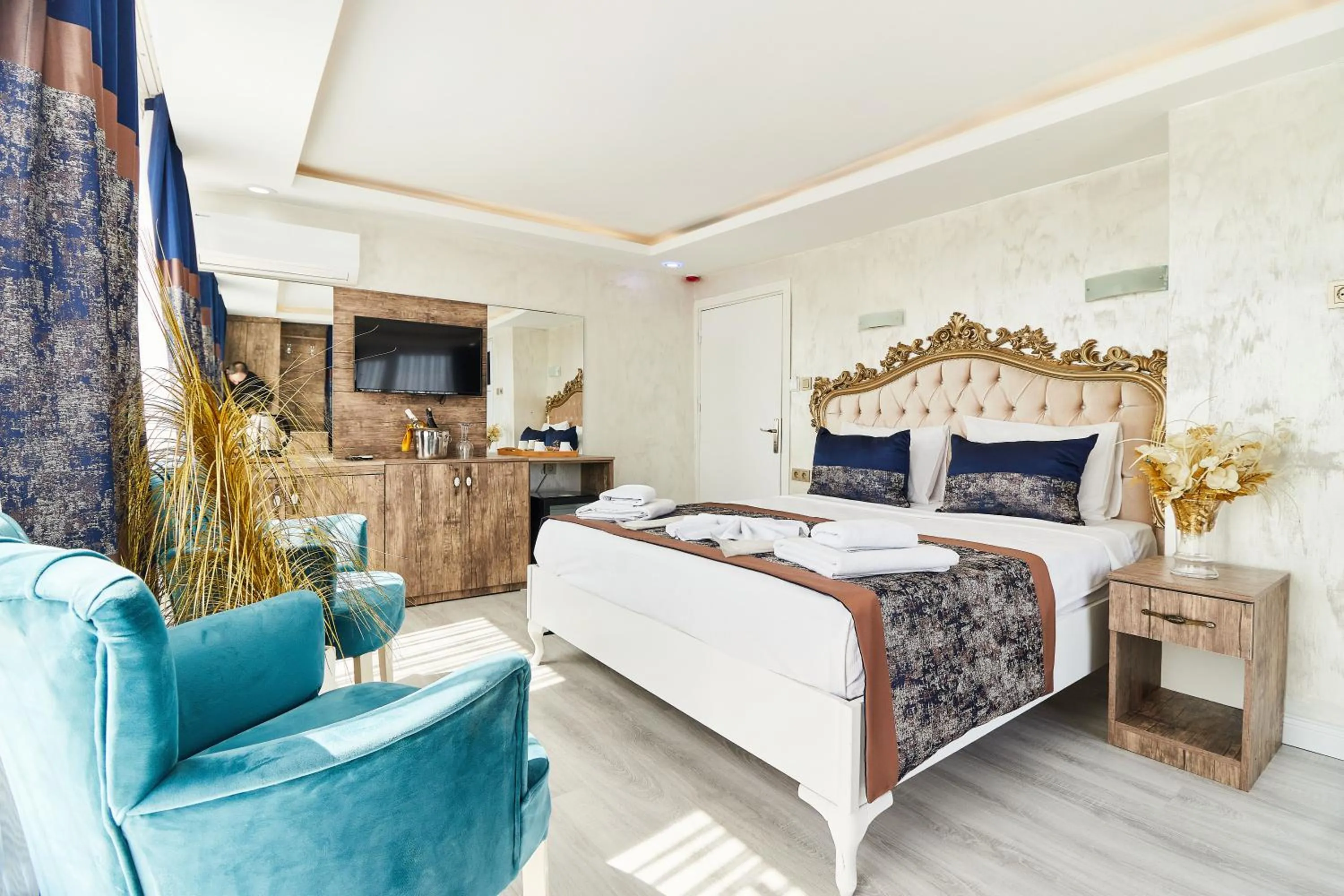 Balcony/Terrace, Bed in Armar Hotel