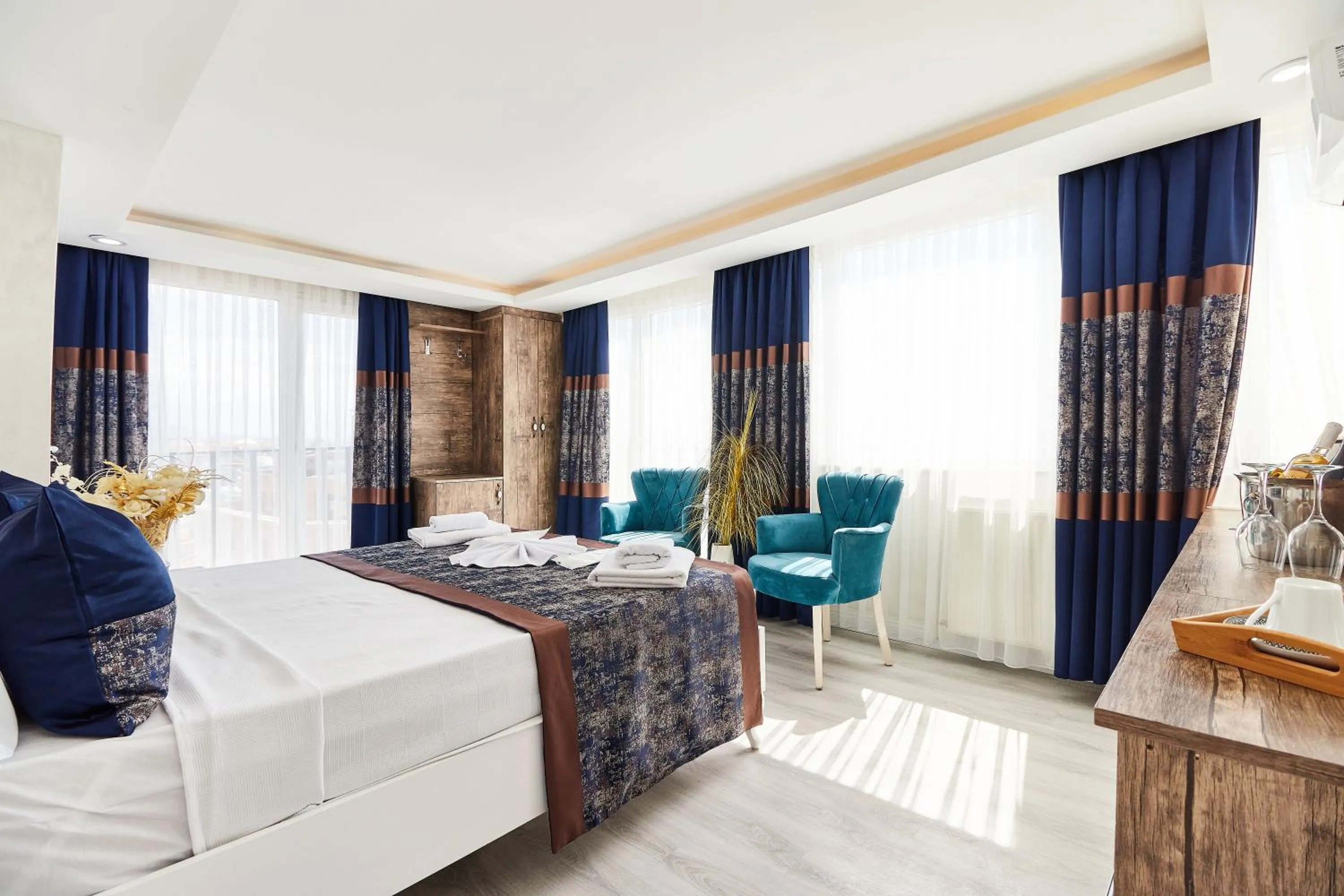 Photo of the whole room, Bed in Armar Hotel