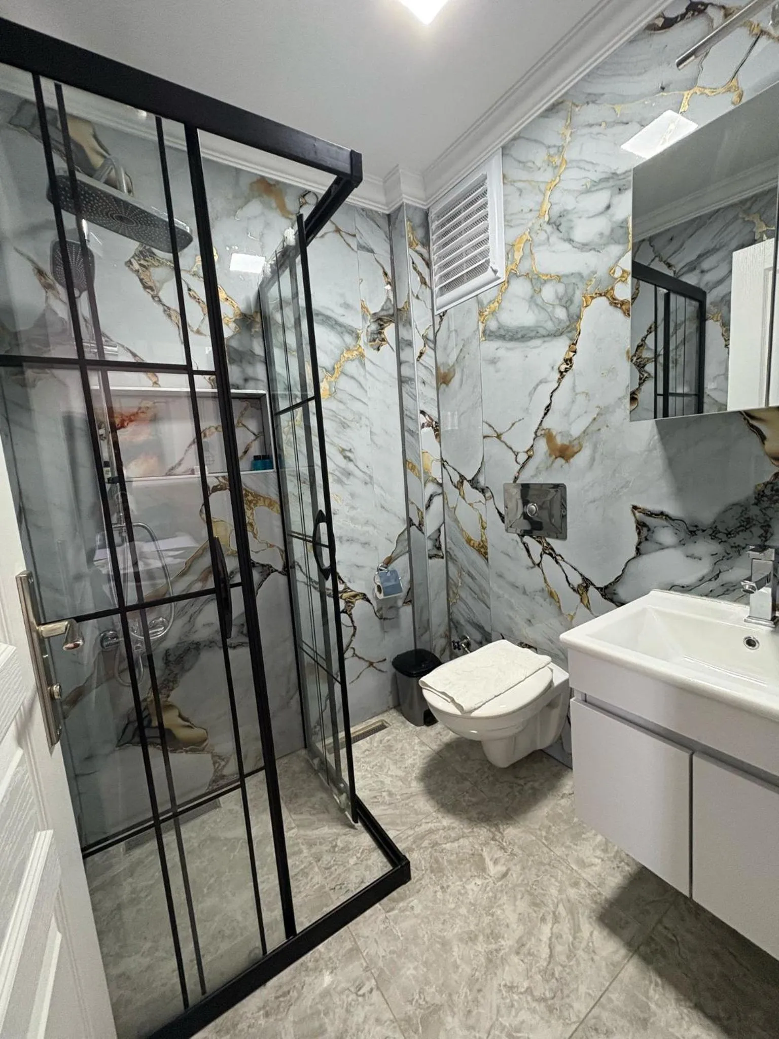 Shower in Armar Hotel