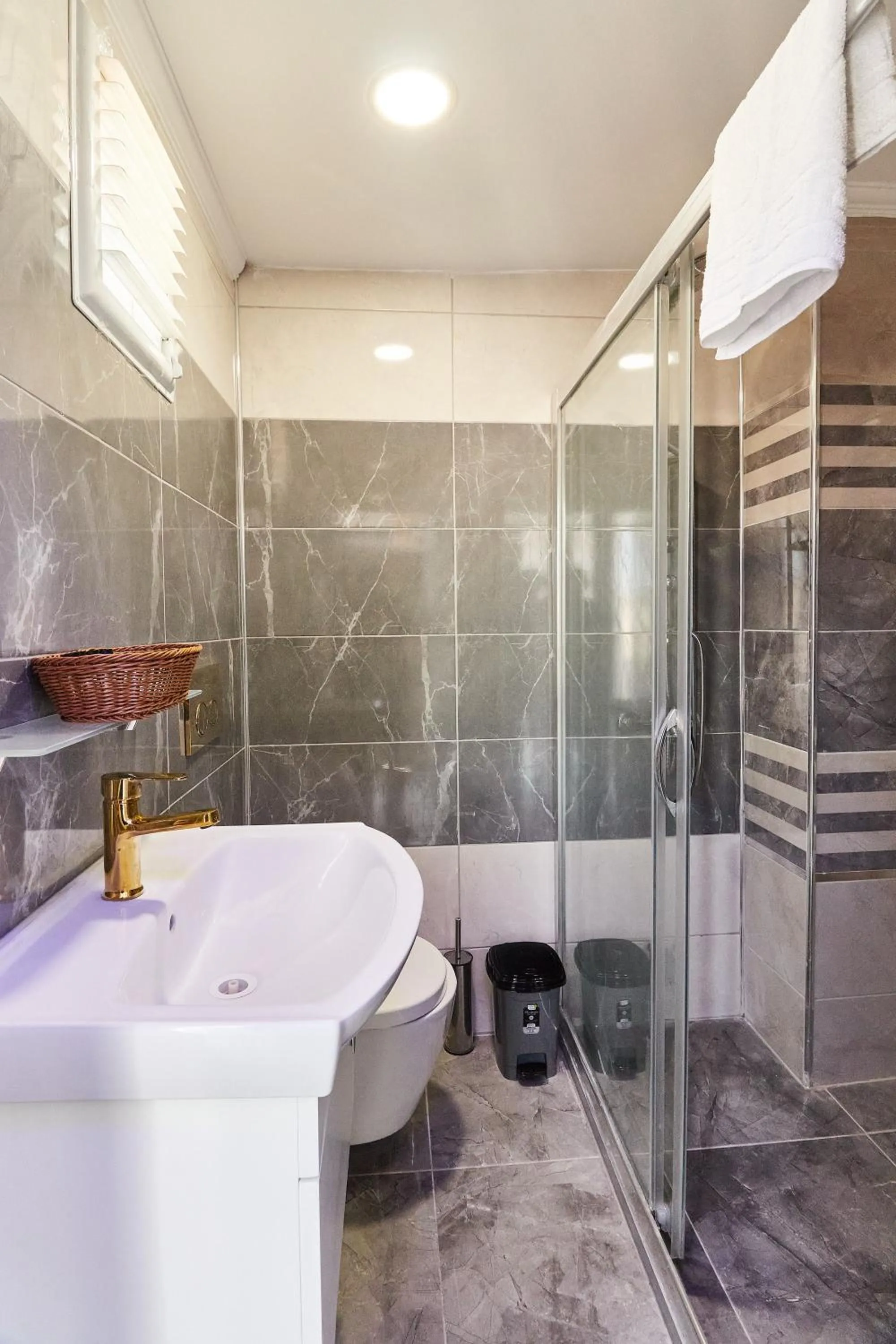 Bathroom in Armar Hotel