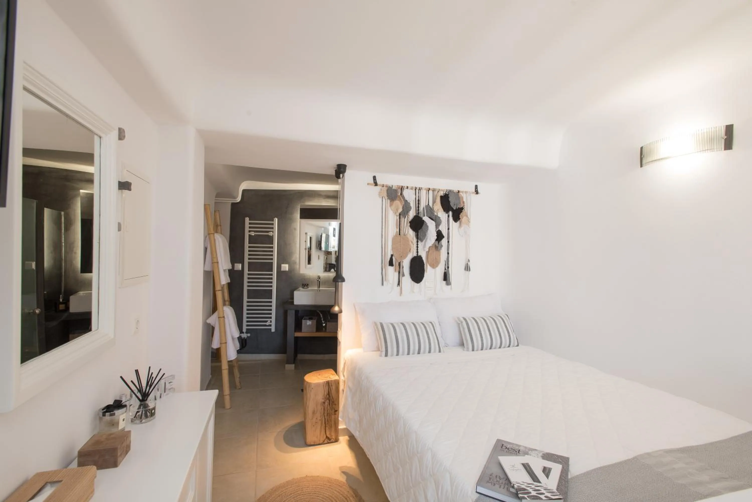 Bed in Mykonos Dot Apartments