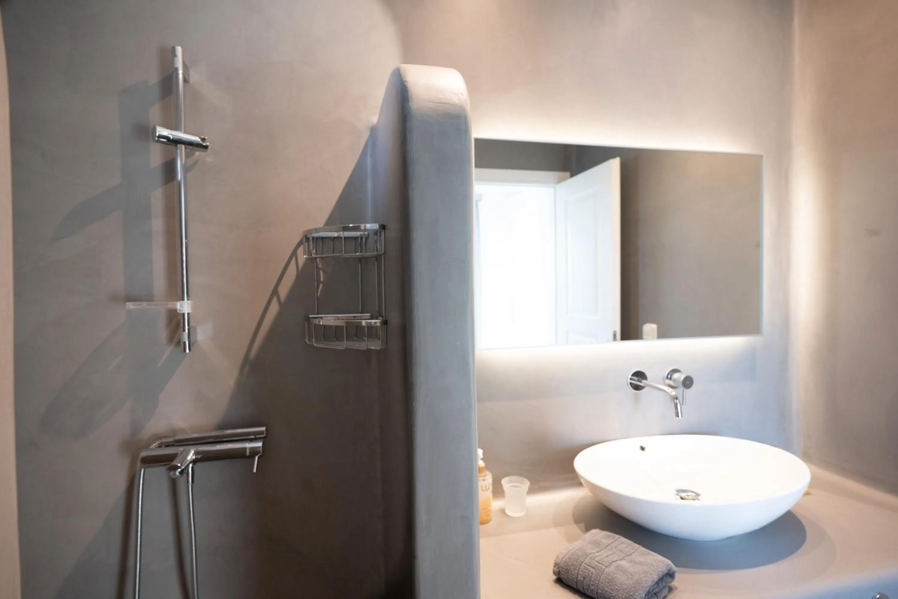 Shower in Mykonos Dot Apartments