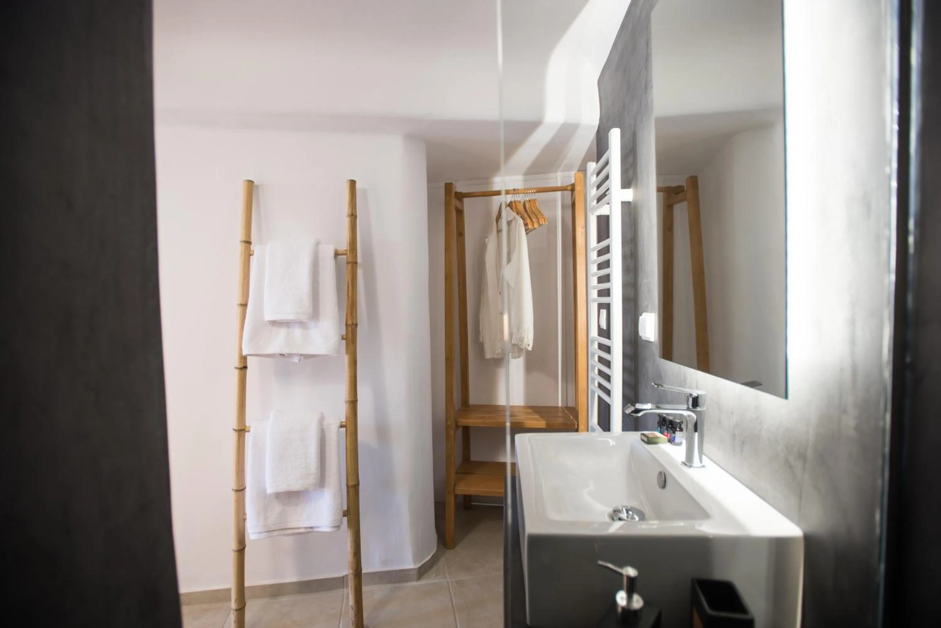 Shower in Mykonos Dot Apartments