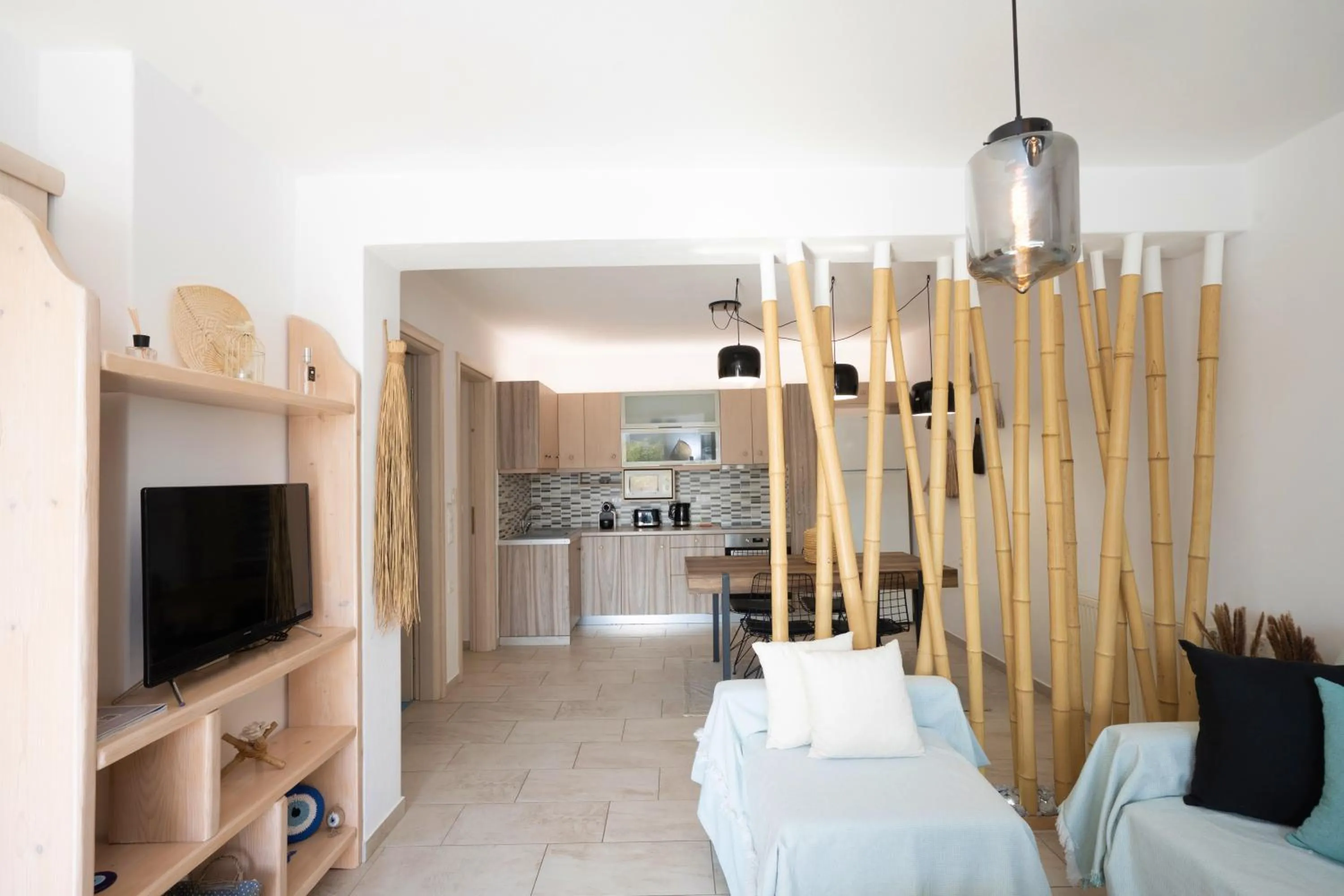 TV and multimedia in Mykonos Dot Apartments