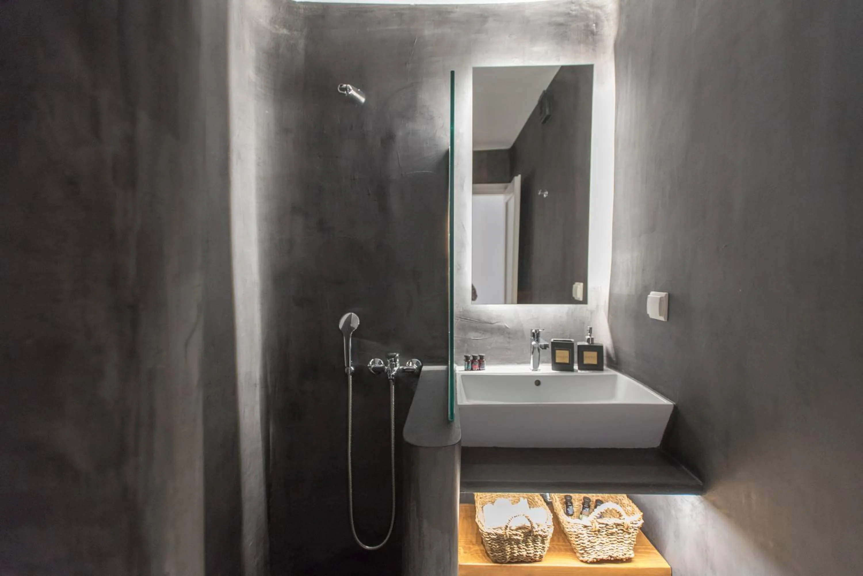 Shower in Mykonos Dot Apartments