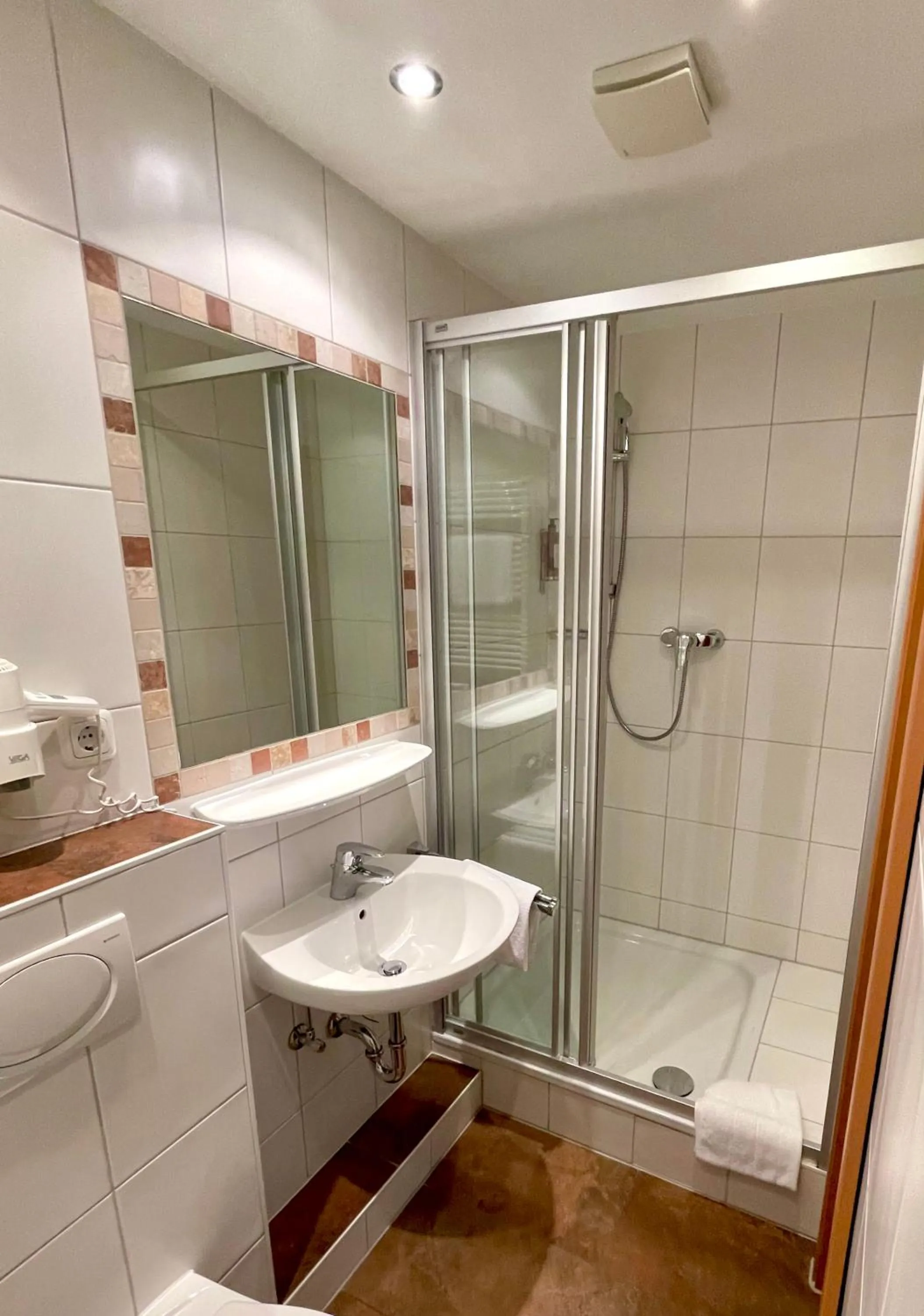 Bathroom in Altdeutsche Weinstube - Superior