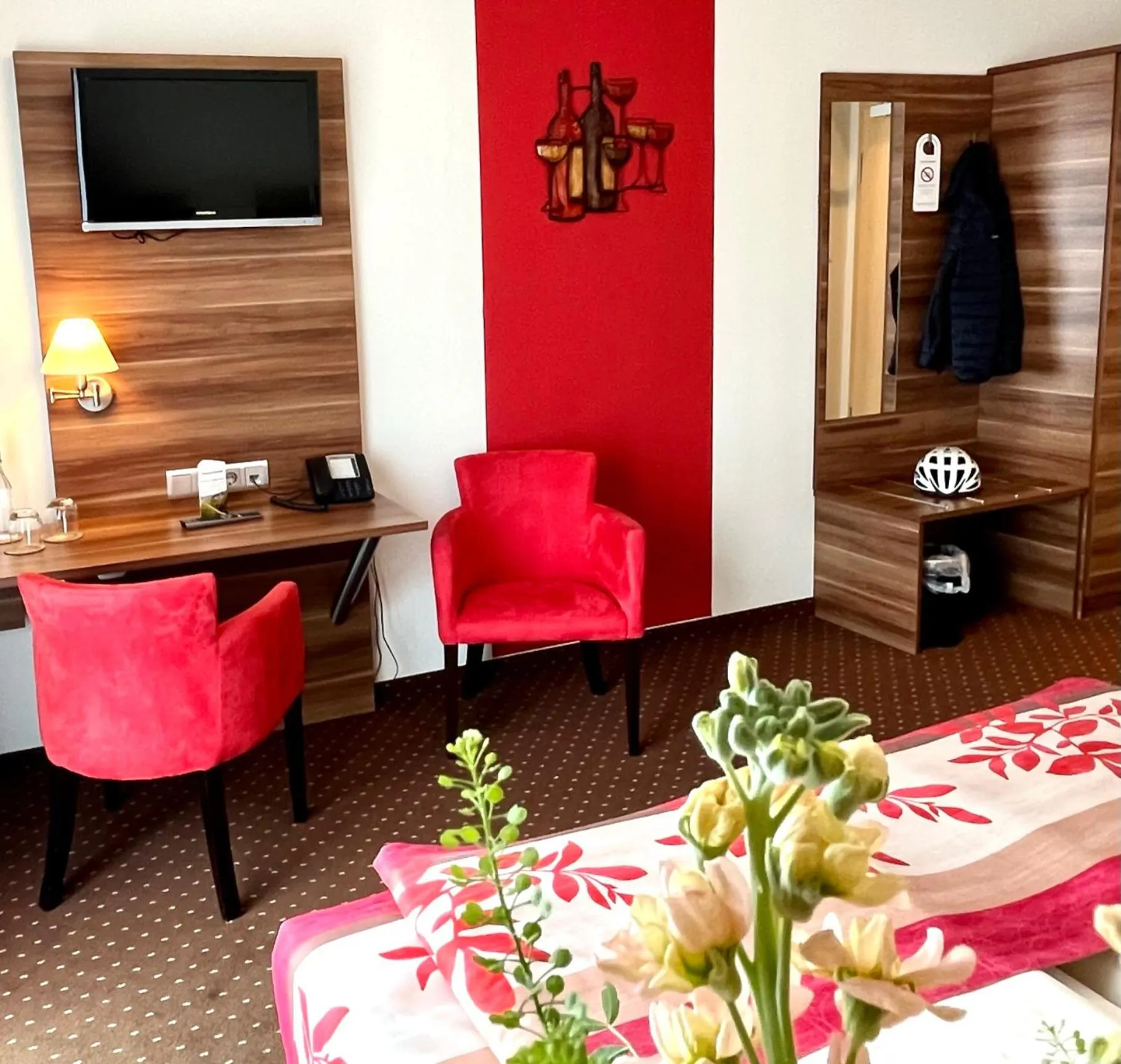 Photo of the whole room, Bed in Altdeutsche Weinstube - Superior