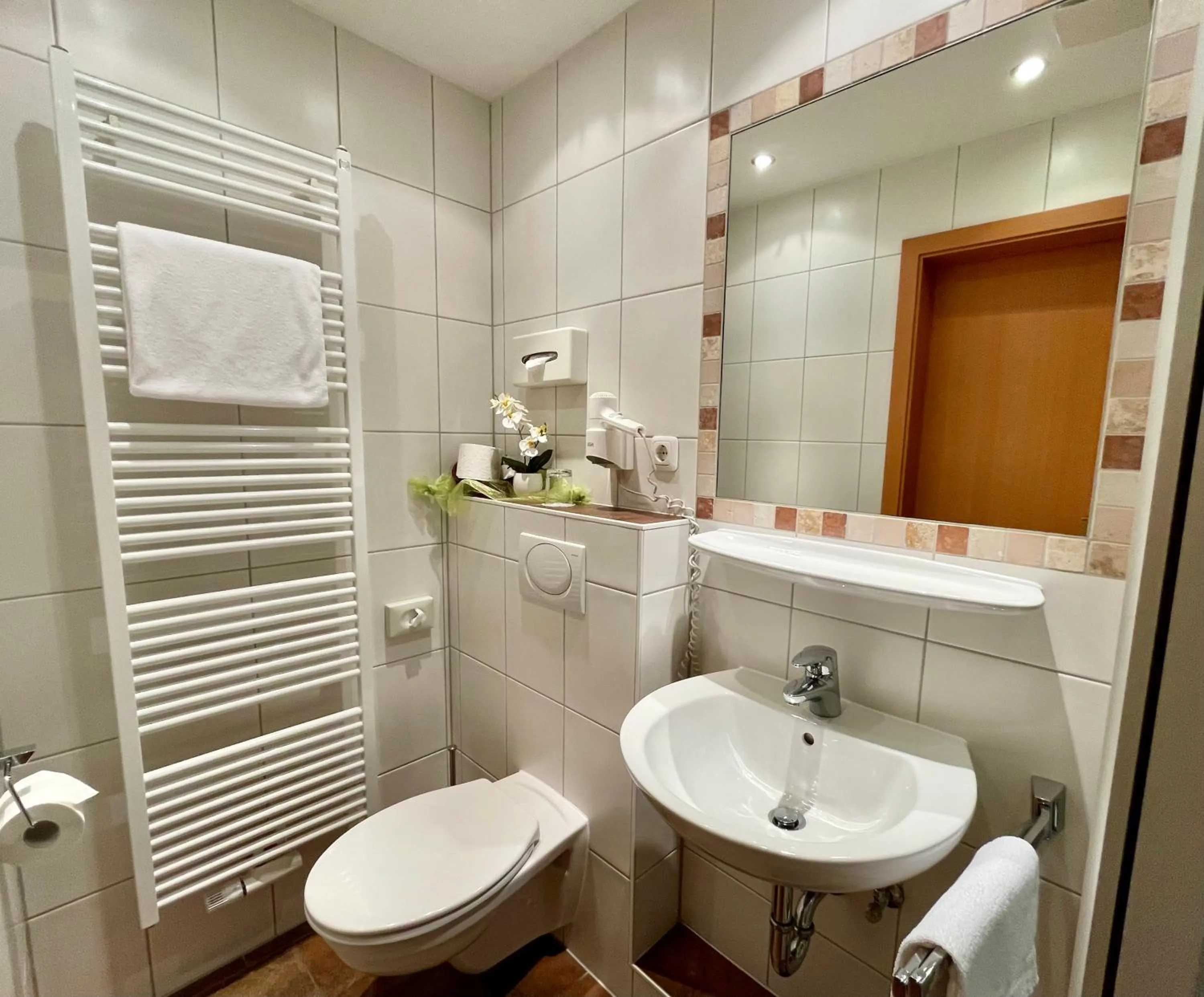 Bathroom in Altdeutsche Weinstube - Superior