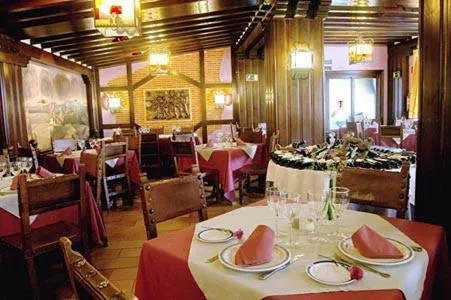 Restaurant/places to eat in HOTEL V.CIUDAD