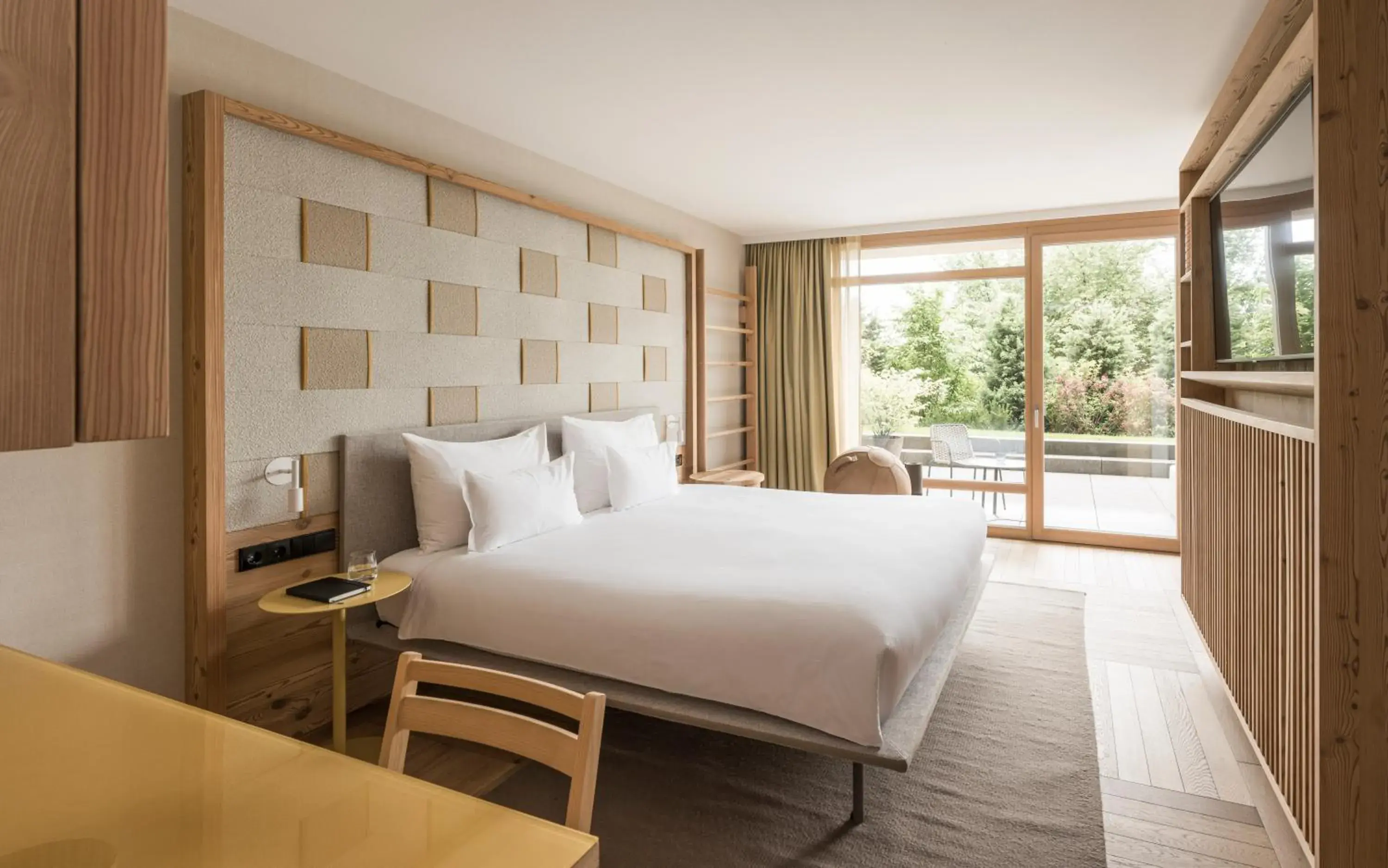 Deluxe Double Room in Falkensteiner Hotel Kronplatz - The Leading Hotels of the World Deluxe Double Room in Falkensteiner Hotel Kronplatz - The Leading Hotels of the World