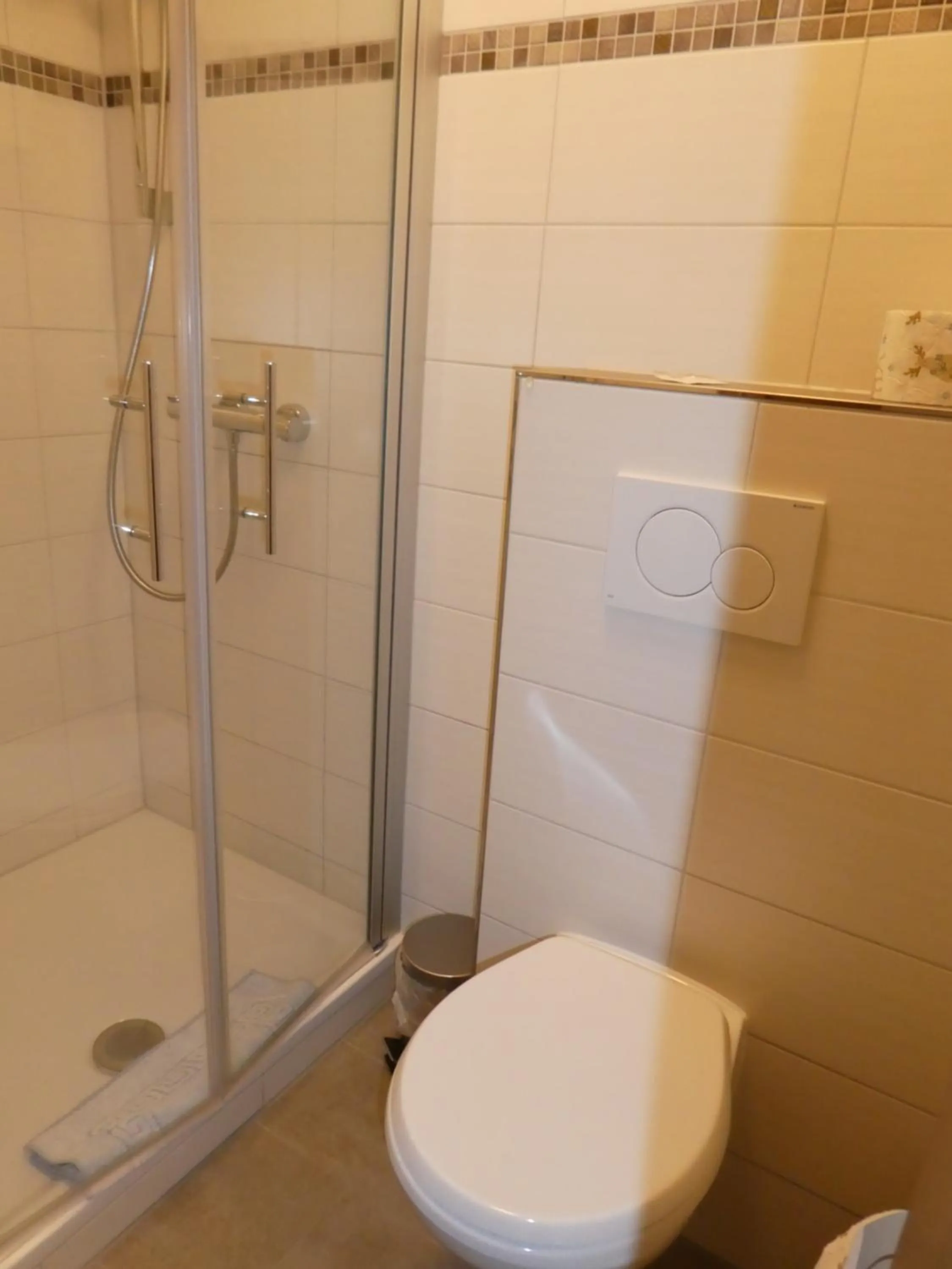 Shower in Hotel Munzert