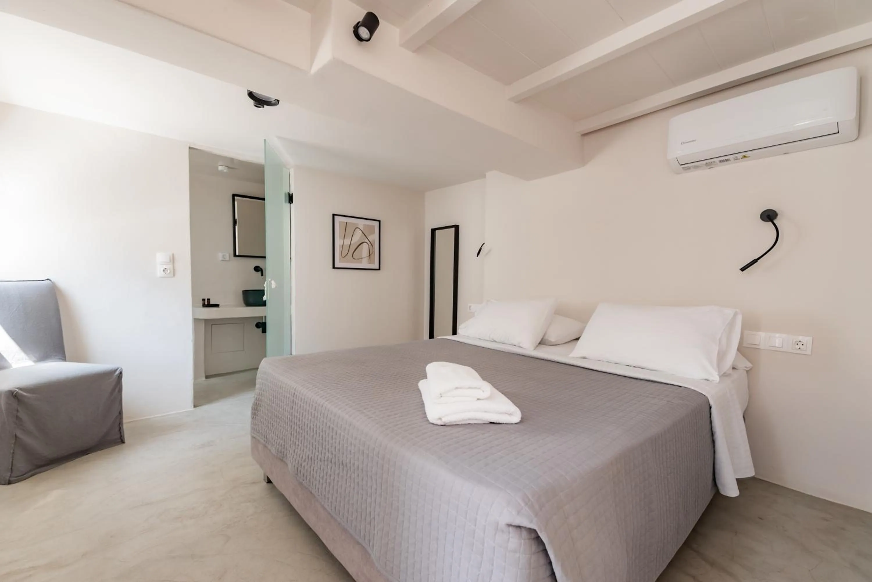 Bed in Rania Apartments Sea View