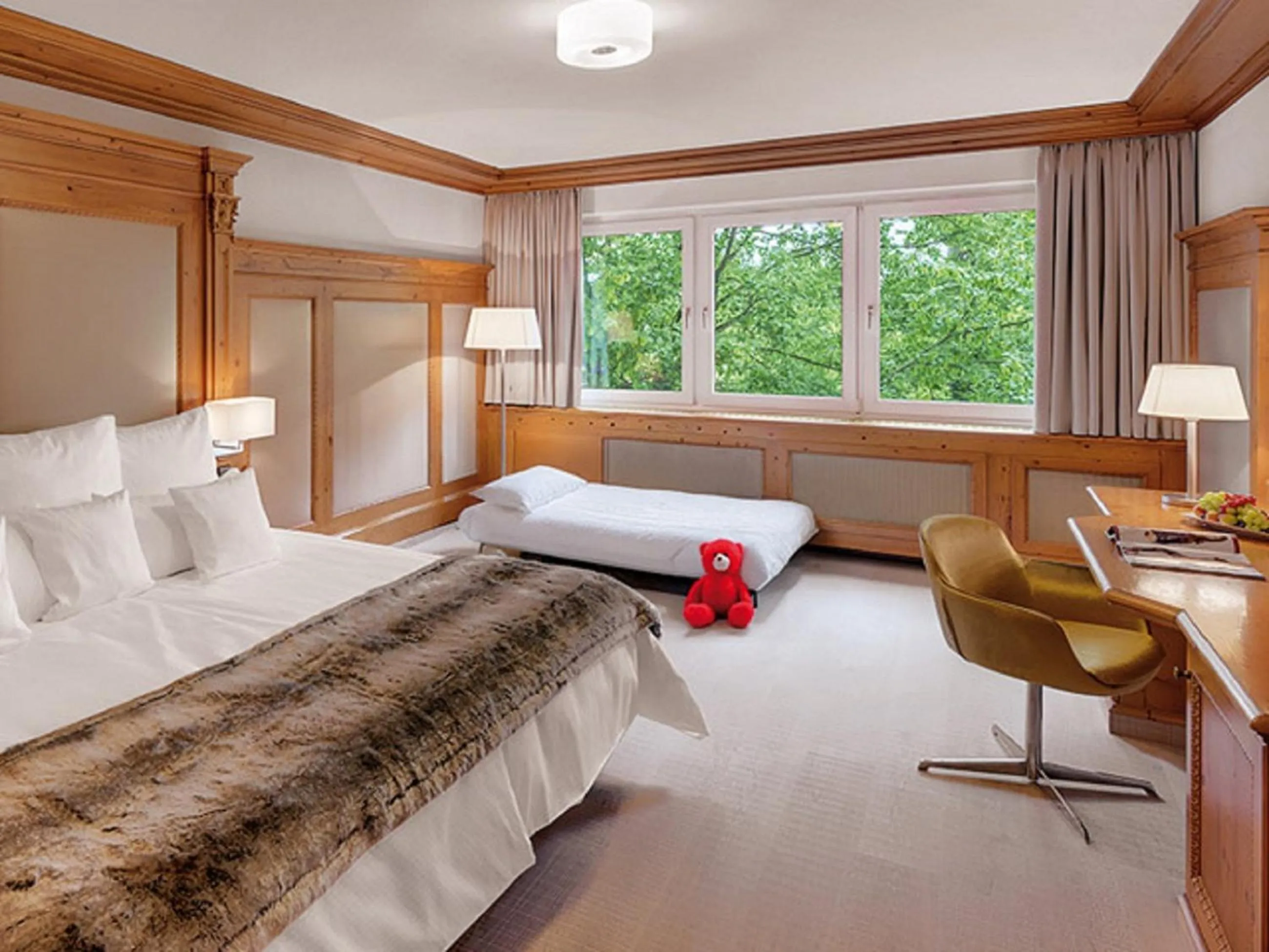 Photo of the whole room, Bed in Hotel Central