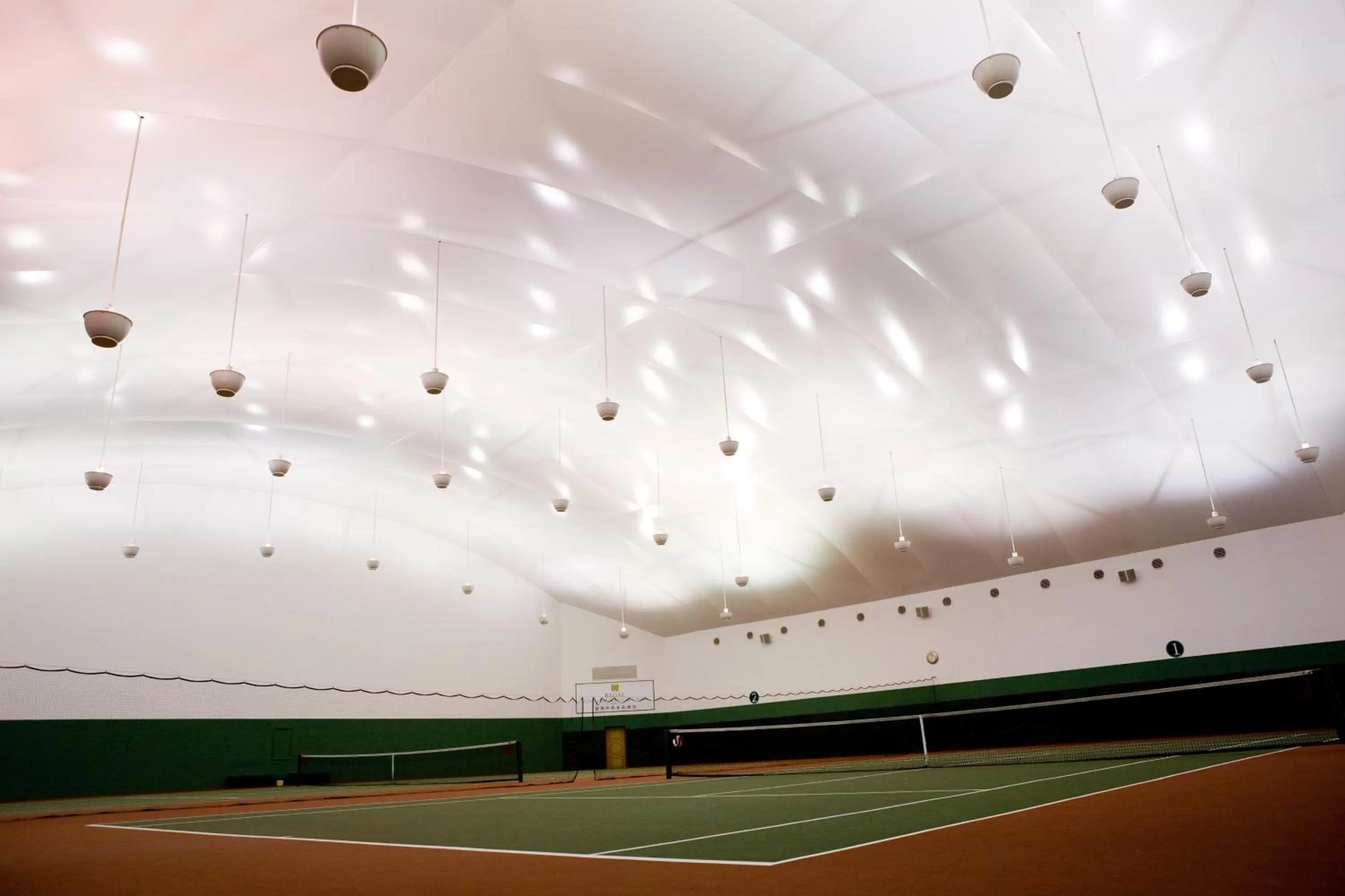 Tennis court in Hengshan Garden Hotel