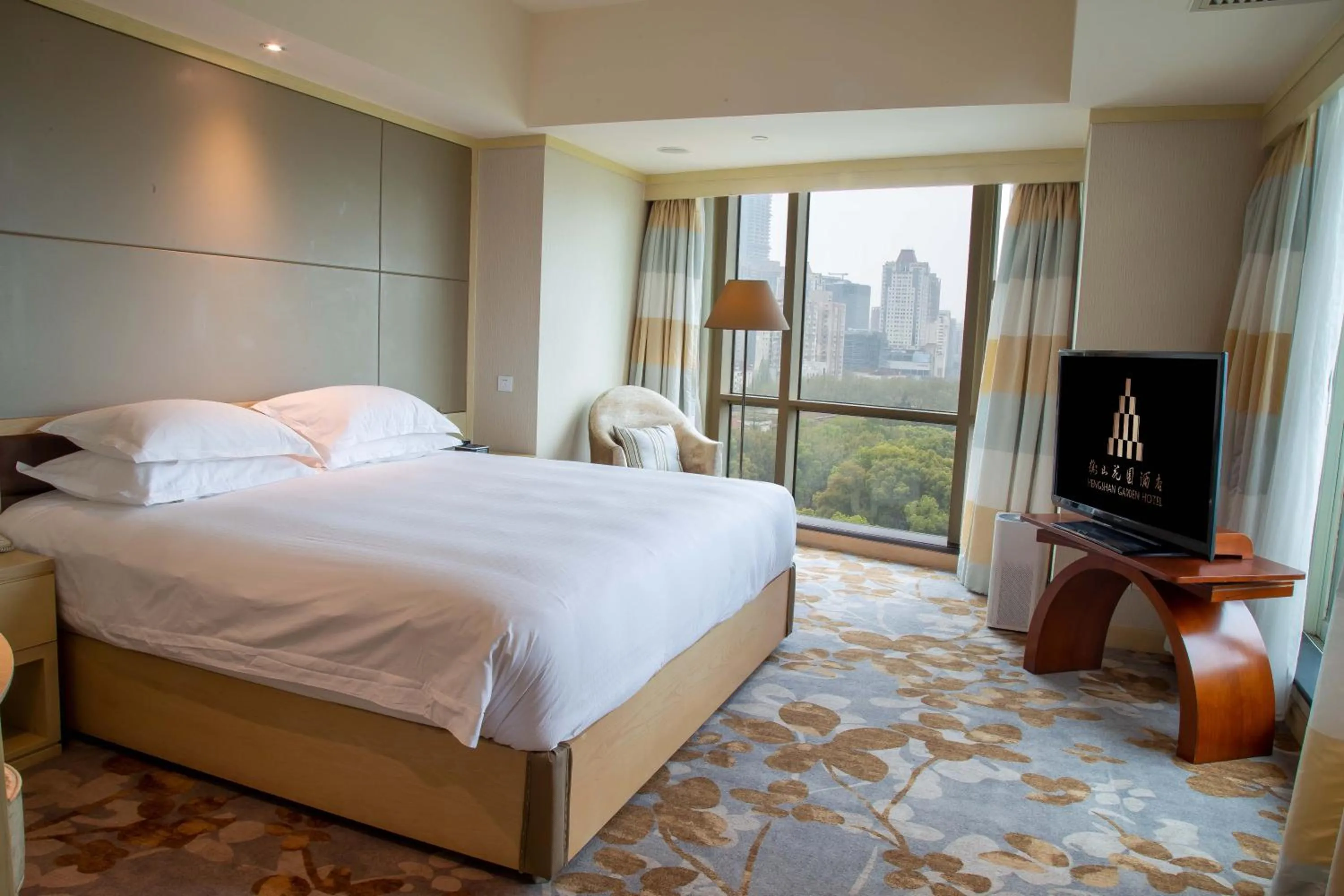 Bedroom in Hengshan Garden Hotel