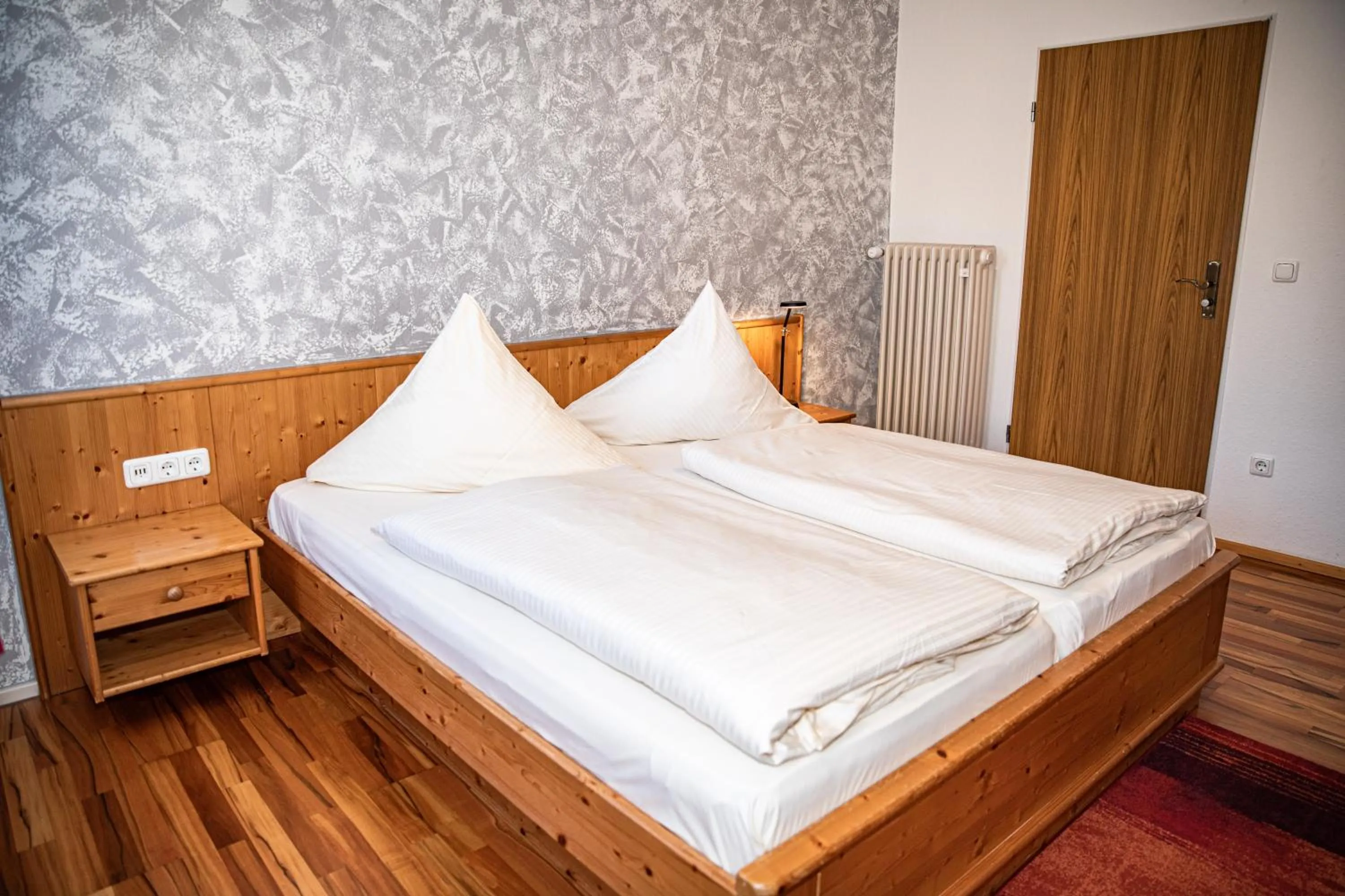 Bed in Blochums Gasthof Hirsch