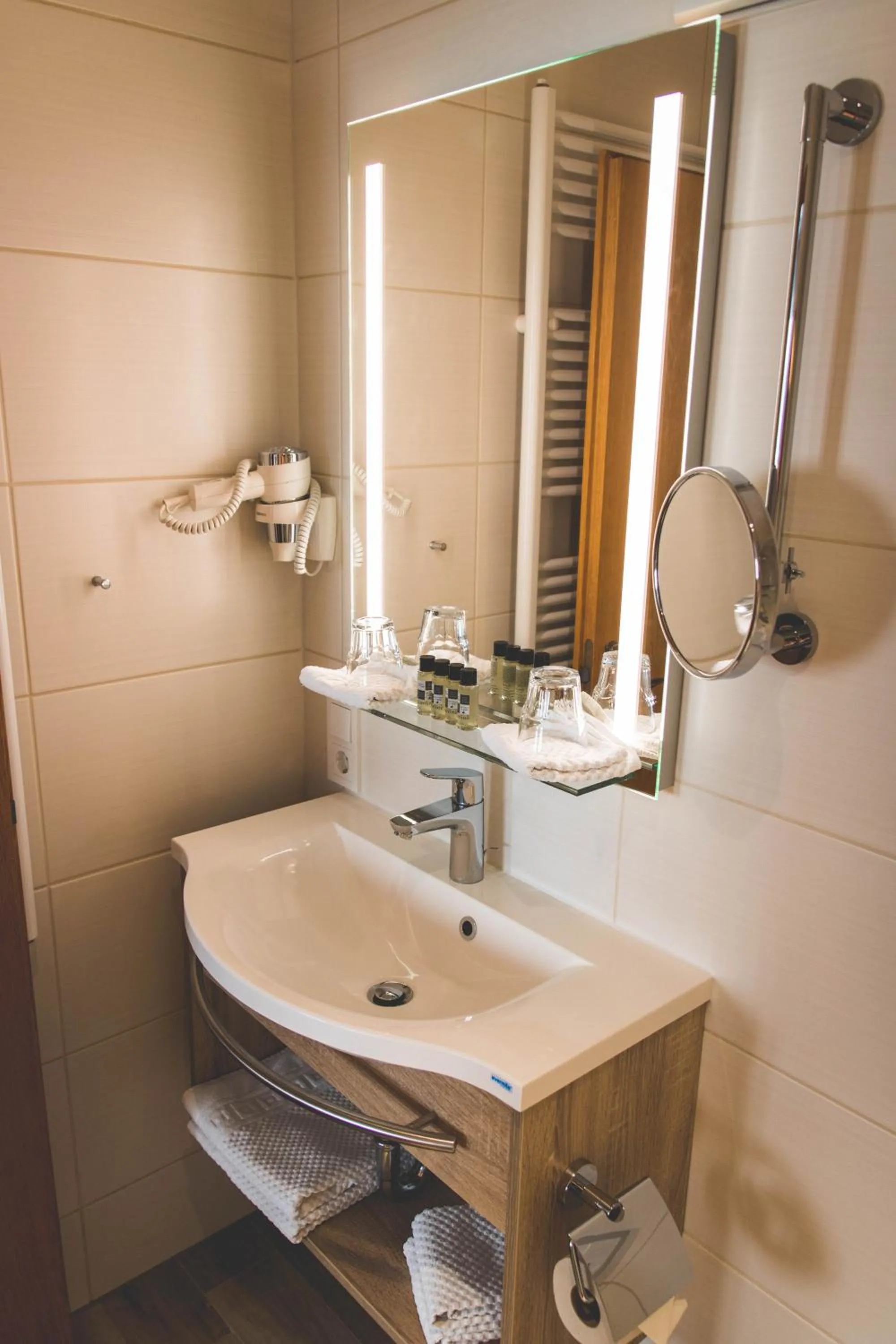 Bathroom in Blochums Gasthof Hirsch