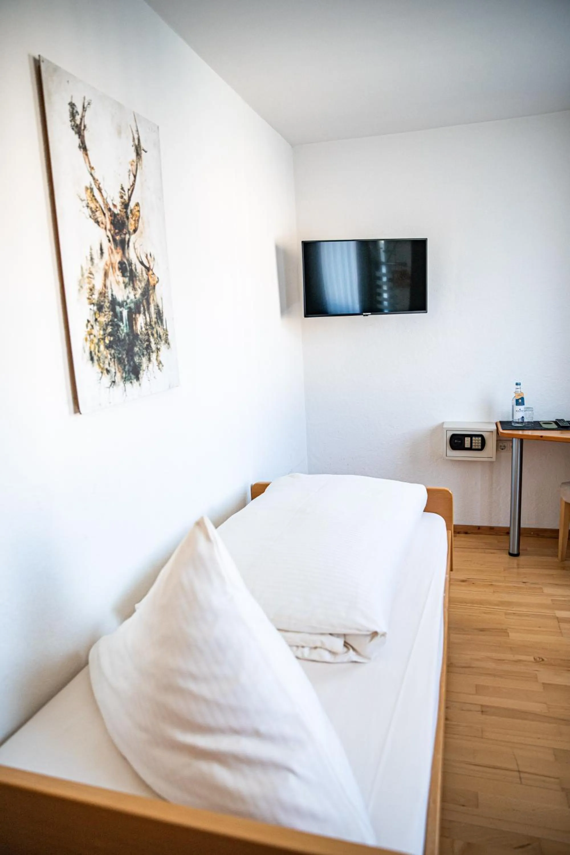 Bed in Blochums Gasthof Hirsch