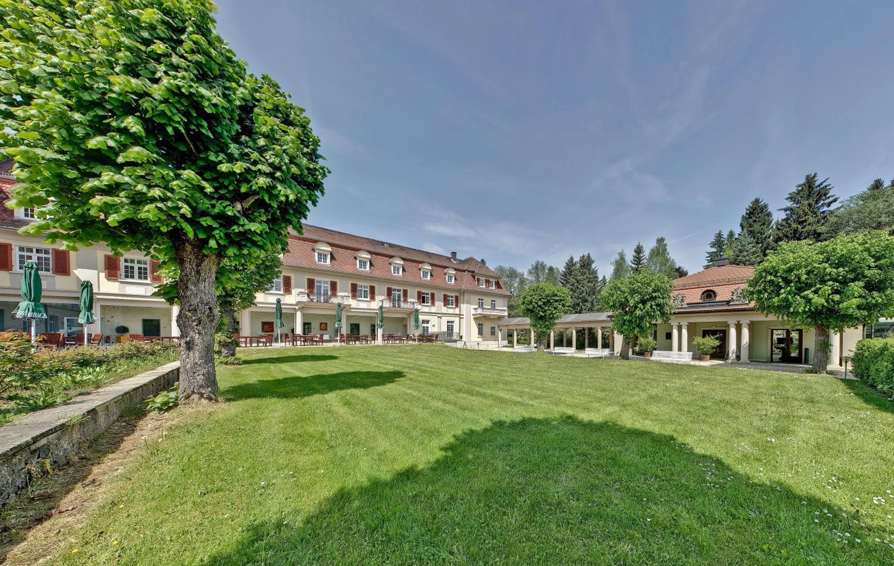 Patio in Santé Royale Hotel- & Gesundheitsresort Bad Brambach