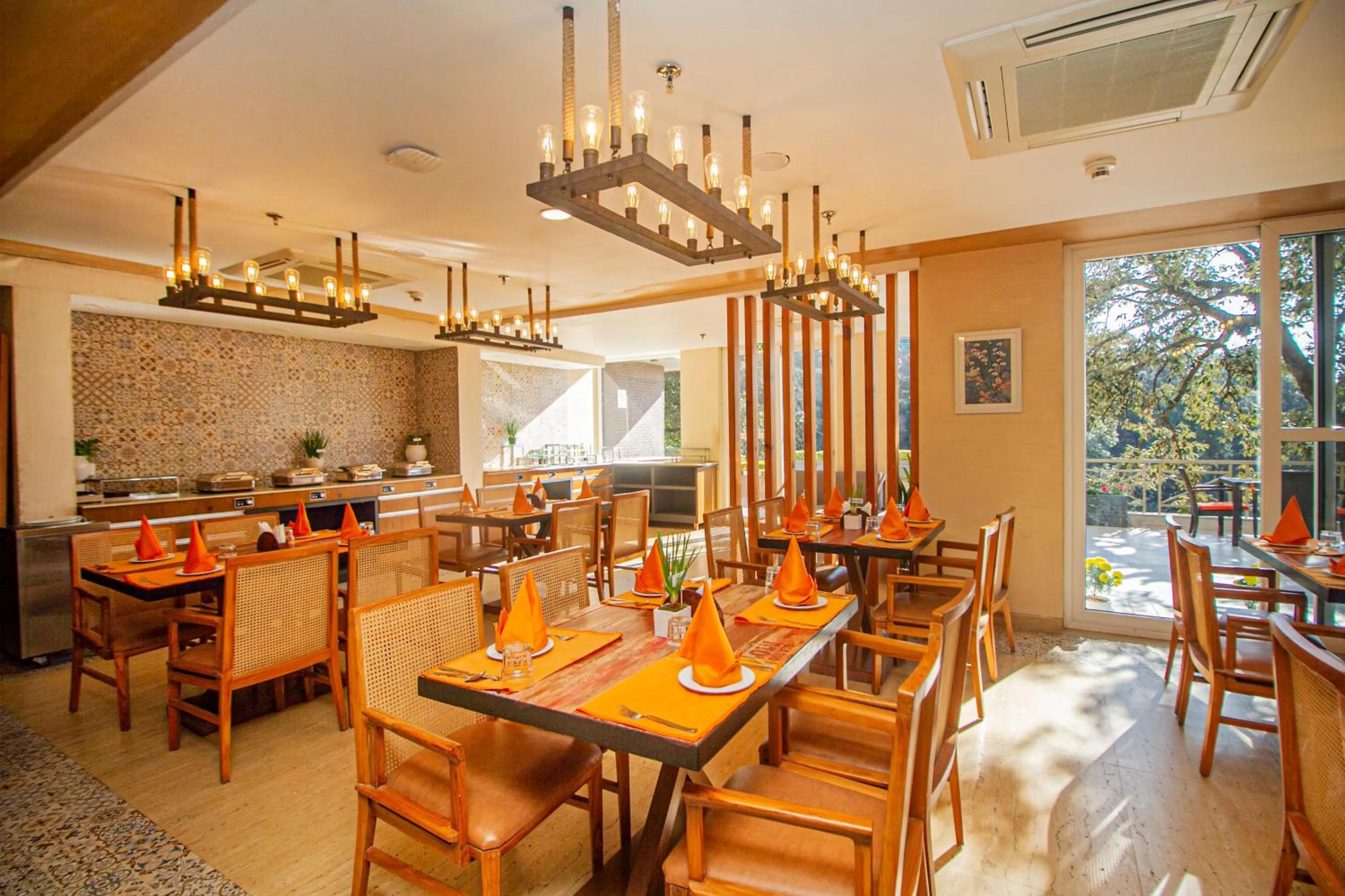 Restaurant/places to eat in Yog Wellness Resort & Spa By Amritara