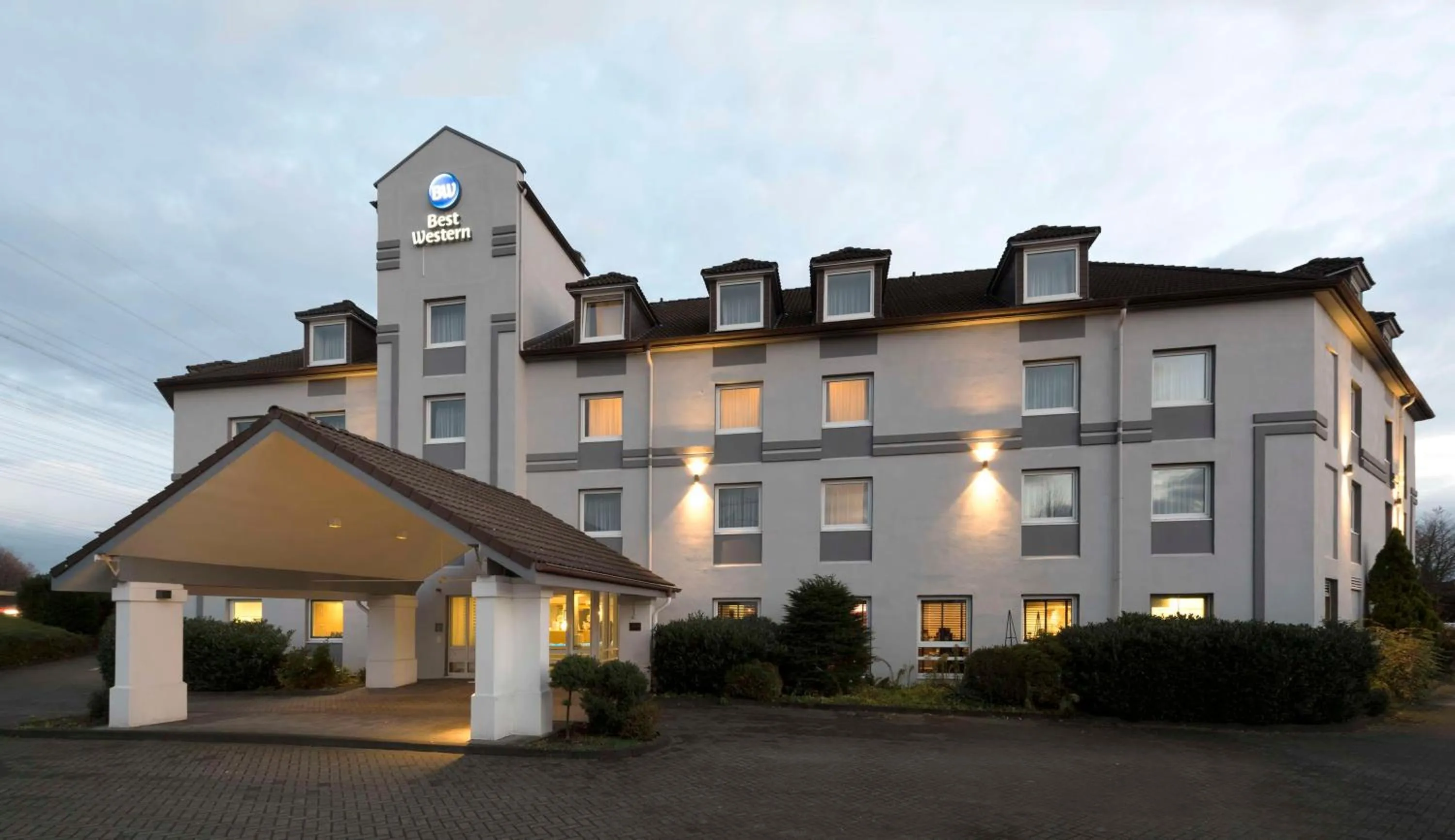 Property building in Best Western Hotel Cologne Airport Troisdorf