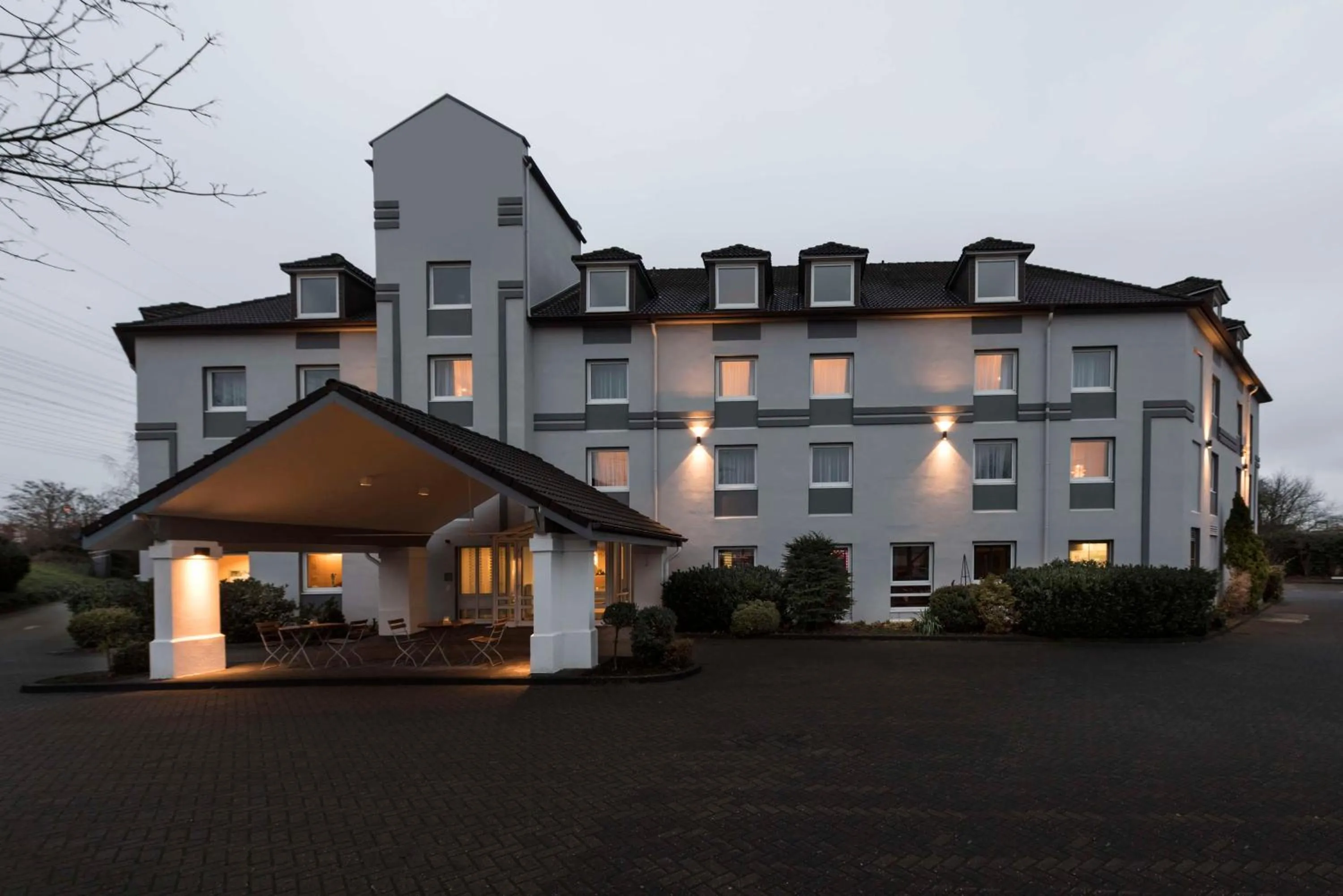 Property building in Best Western Hotel Cologne Airport Troisdorf